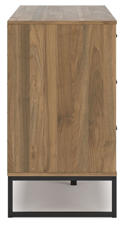 Deanlow - Honey - Six Drawer Dresser - Hornell Furniture Outlet