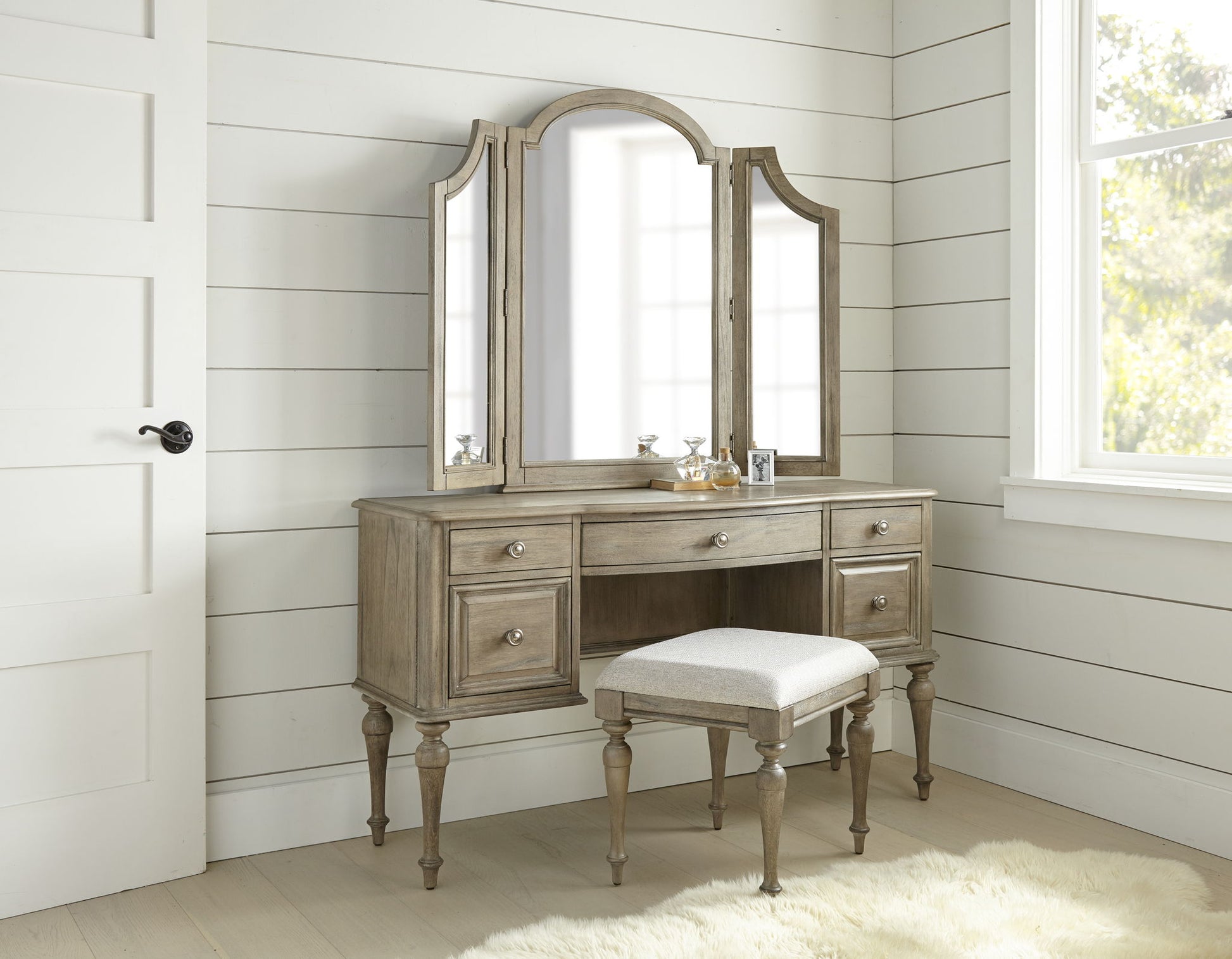 Highland Park - Vanity And Mirror And Bench - Hornell Furniture Outlet