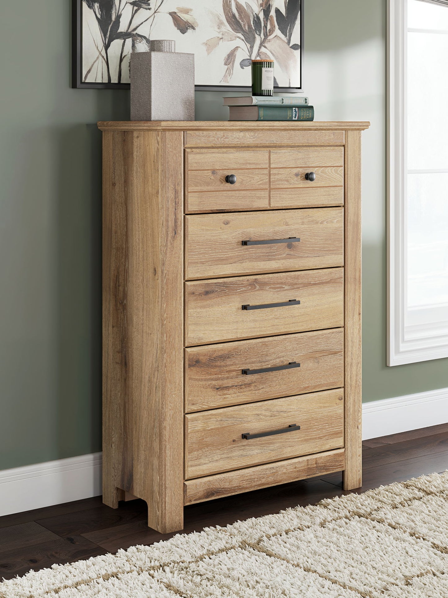 Makidern - Five Drawer Chest - Hornell Furniture Outlet