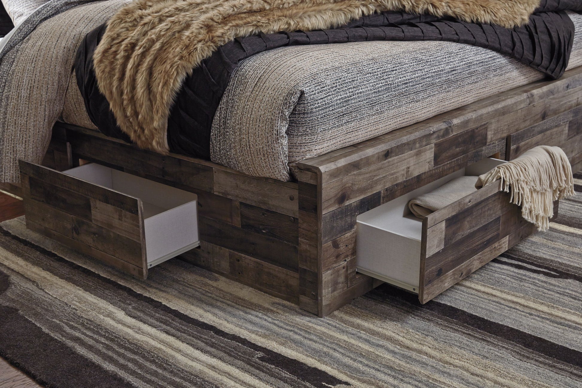 Derekson - Panel Bed - Hornell Furniture Outlet