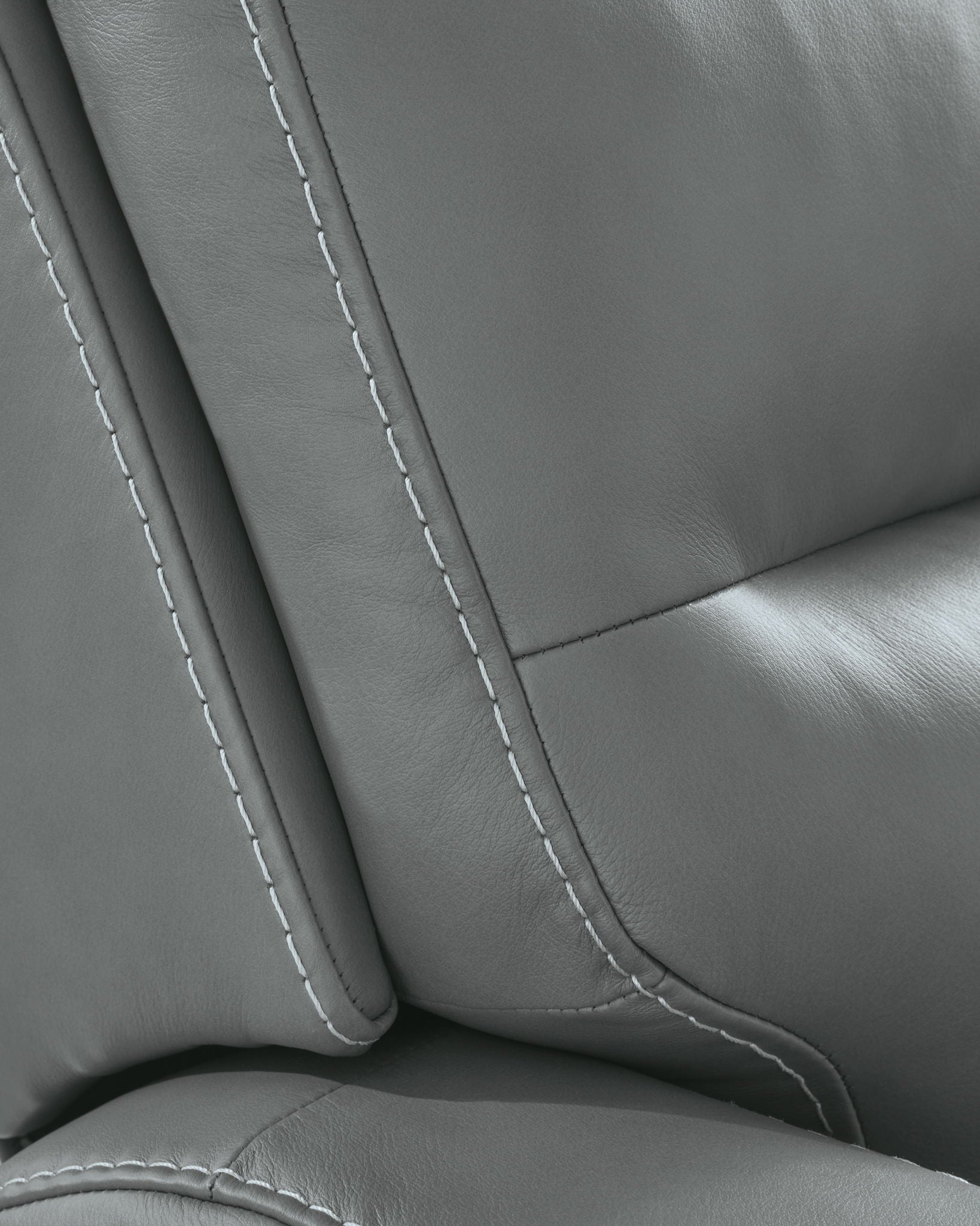 Pennacle Pier - Power Recliner With Adjustable Headrest - Hornell Furniture Outlet