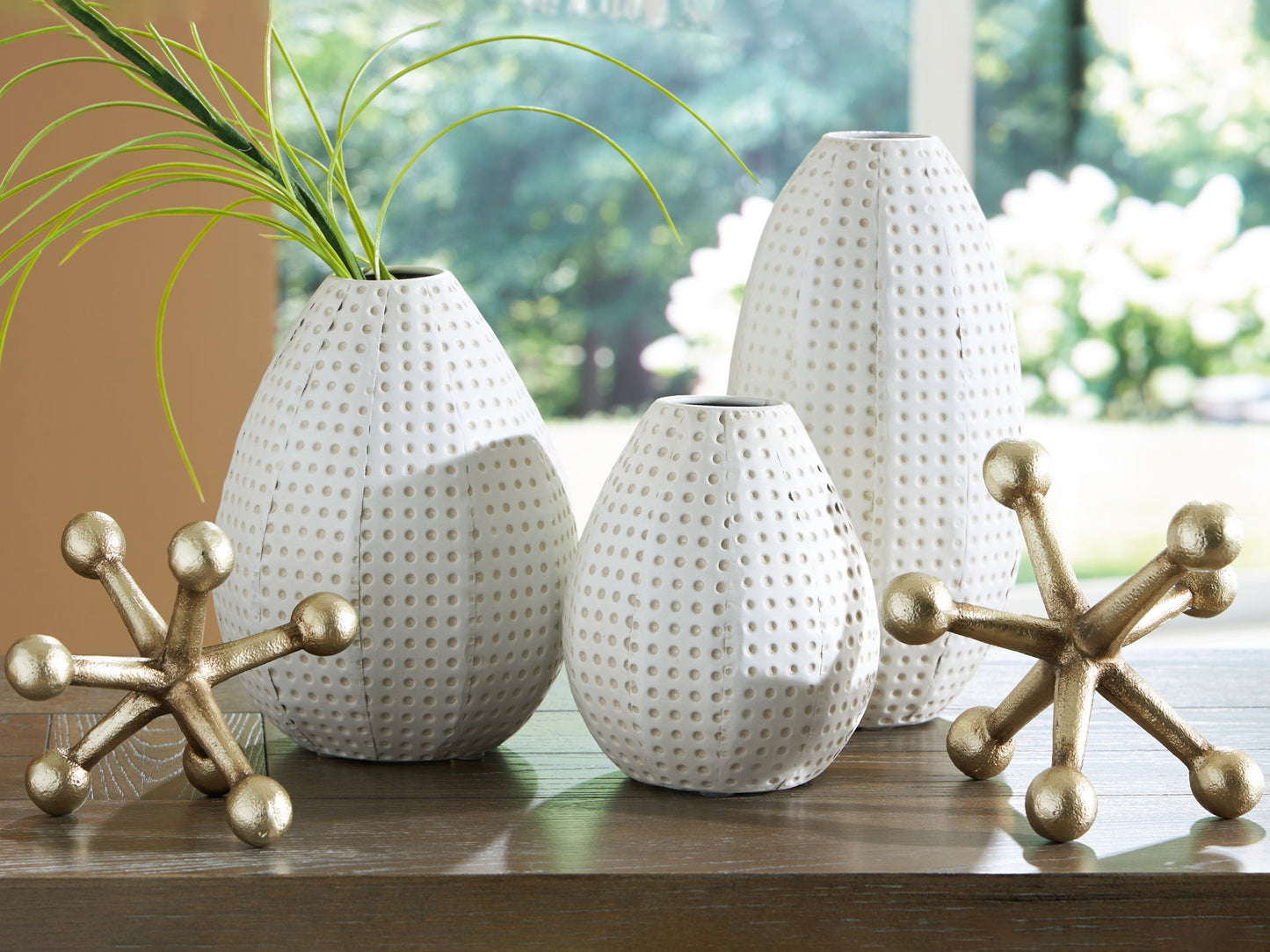 Azerton - White / Gold Finish - Accessory Set (Set of 5) - Hornell Furniture Outlet