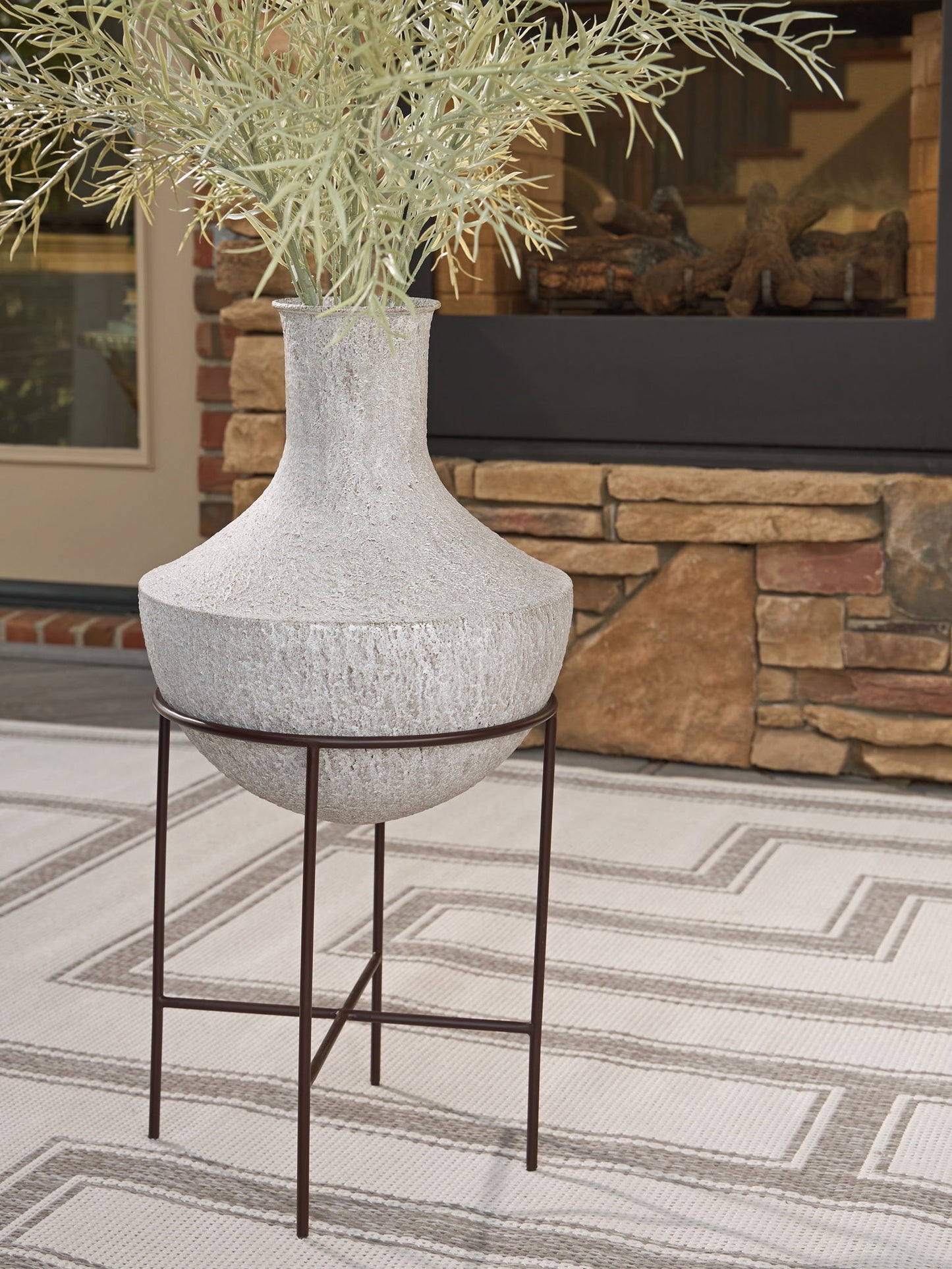 Estonbank - Vase - Hornell Furniture Outlet