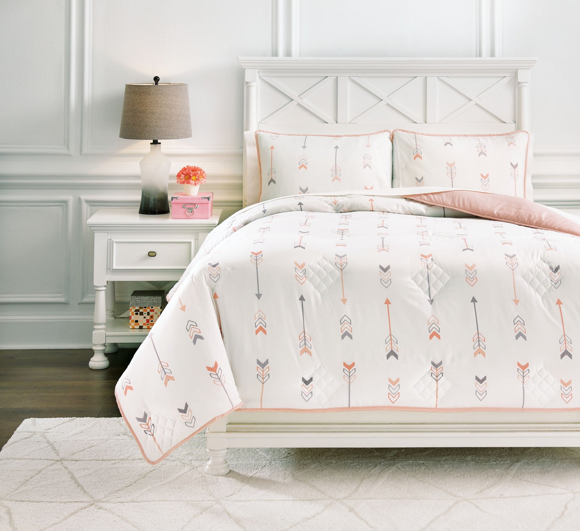 Lexann - Comforter Set - Hornell Furniture Outlet