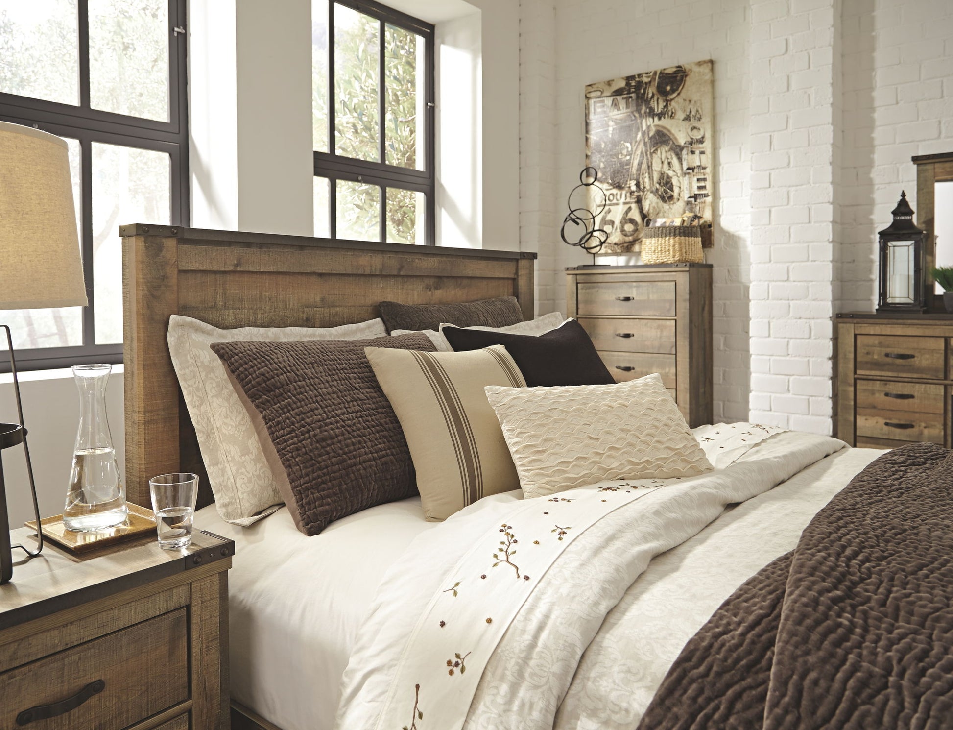 Trinell - Panel Bed - Hornell Furniture Outlet