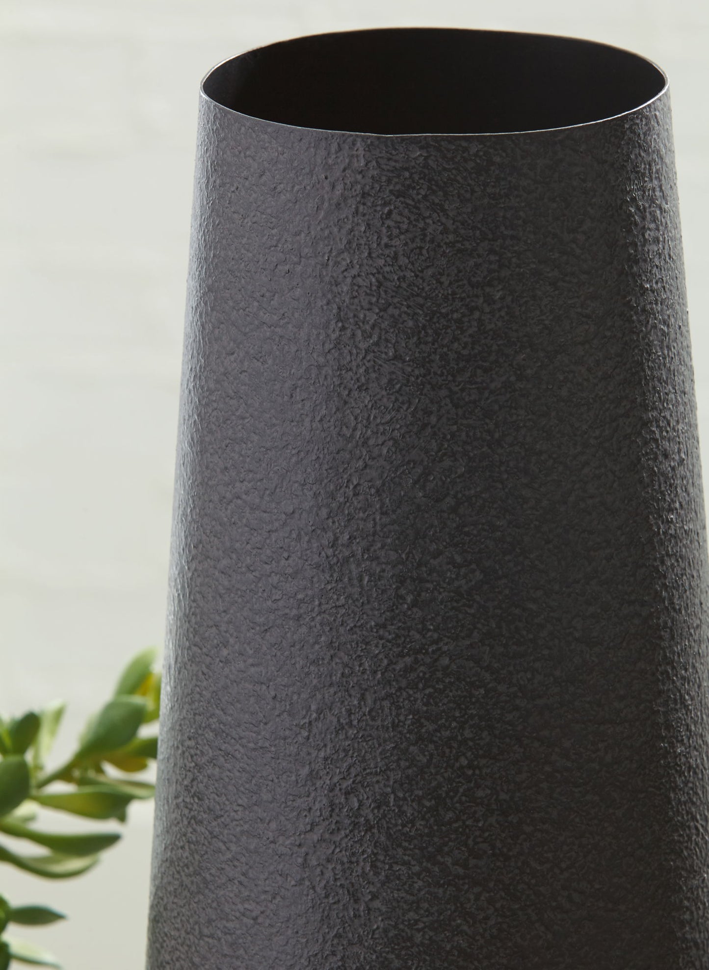 Fynn - Vase - Hornell Furniture Outlet