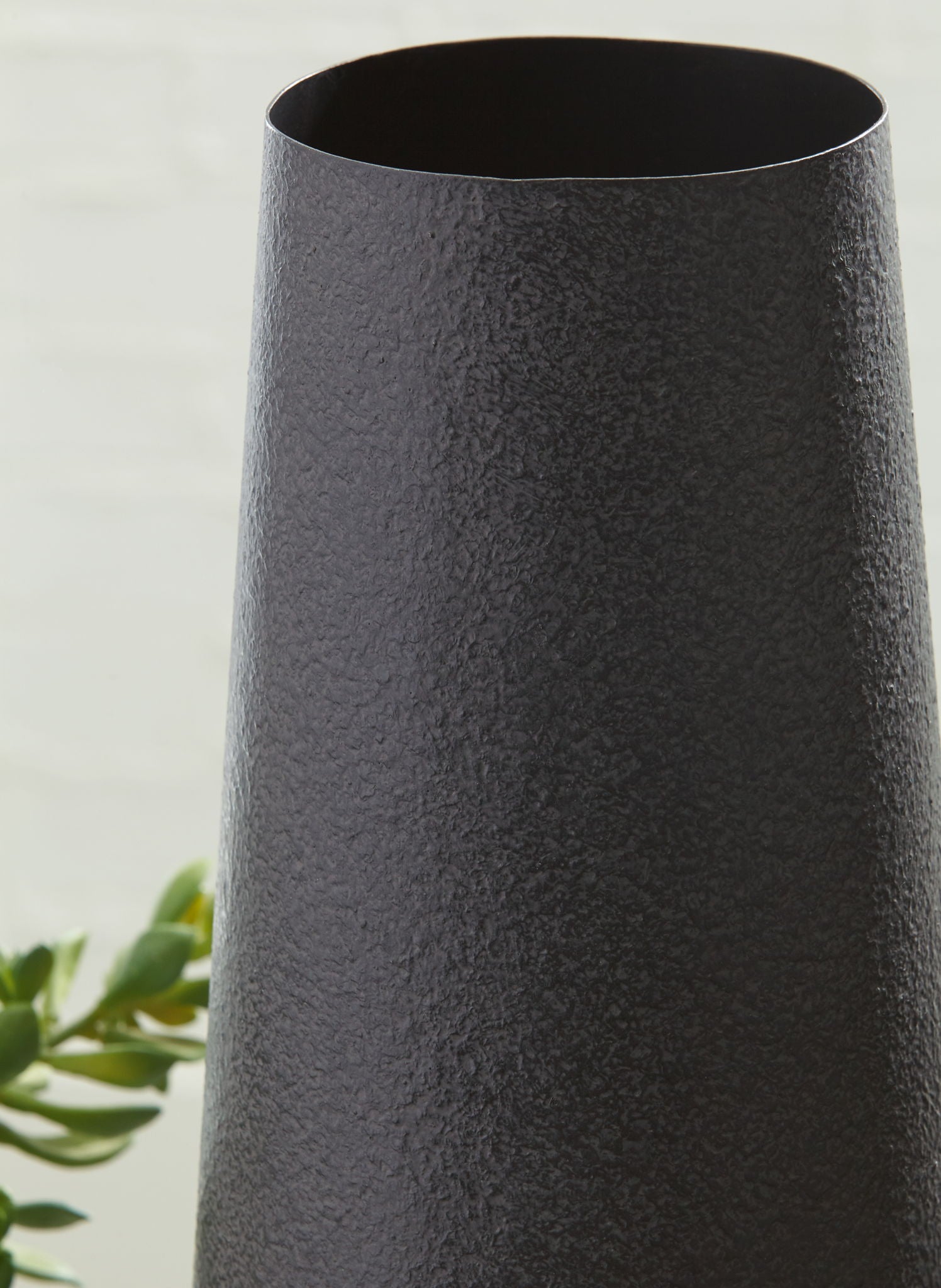 Fynn - Vase - Hornell Furniture Outlet