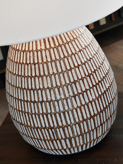 Darrich - Beige / White - Metal Table Lamp - Hornell Furniture Outlet