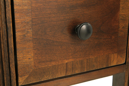 Breegin - Chair Side End Table - Removable Tray - Brown - Hornell Furniture Outlet