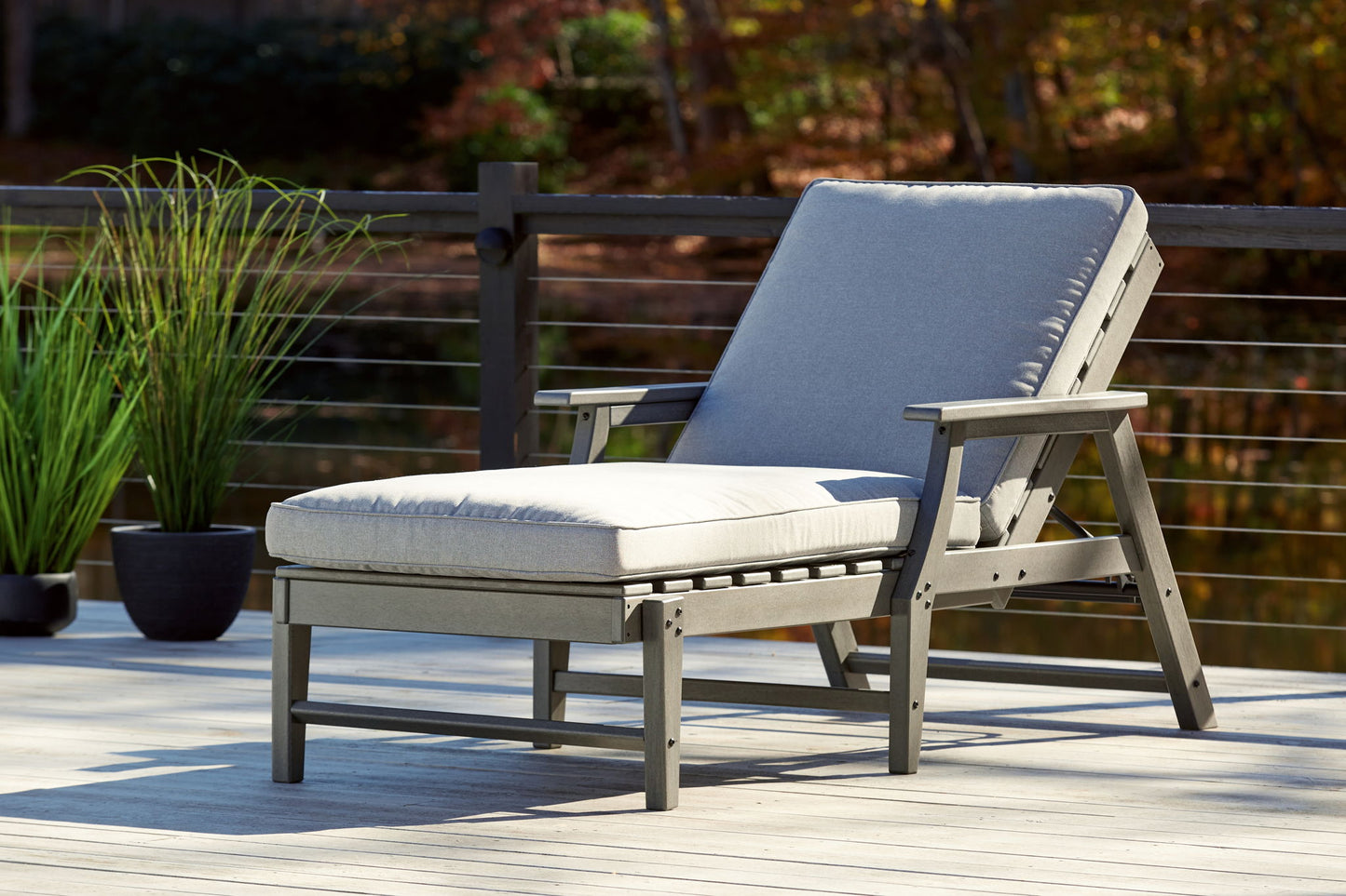 Visola - Gray - Chaise Lounge with Cushion - Hornell Furniture Outlet