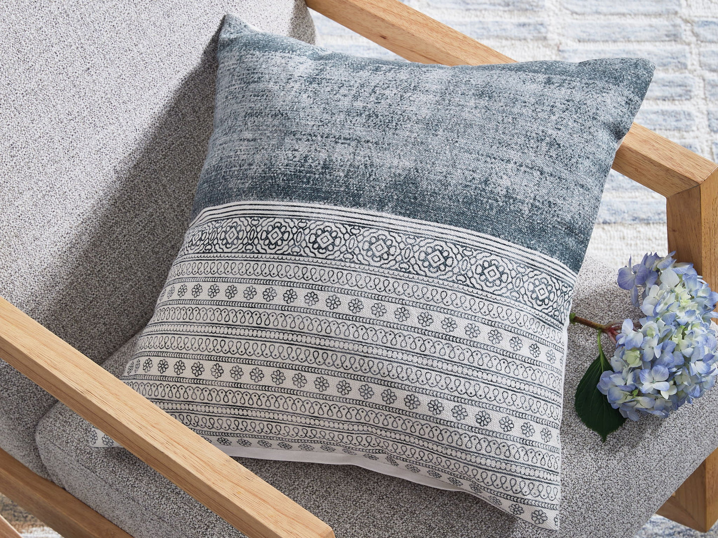 Harperville - Pillow - Hornell Furniture Outlet