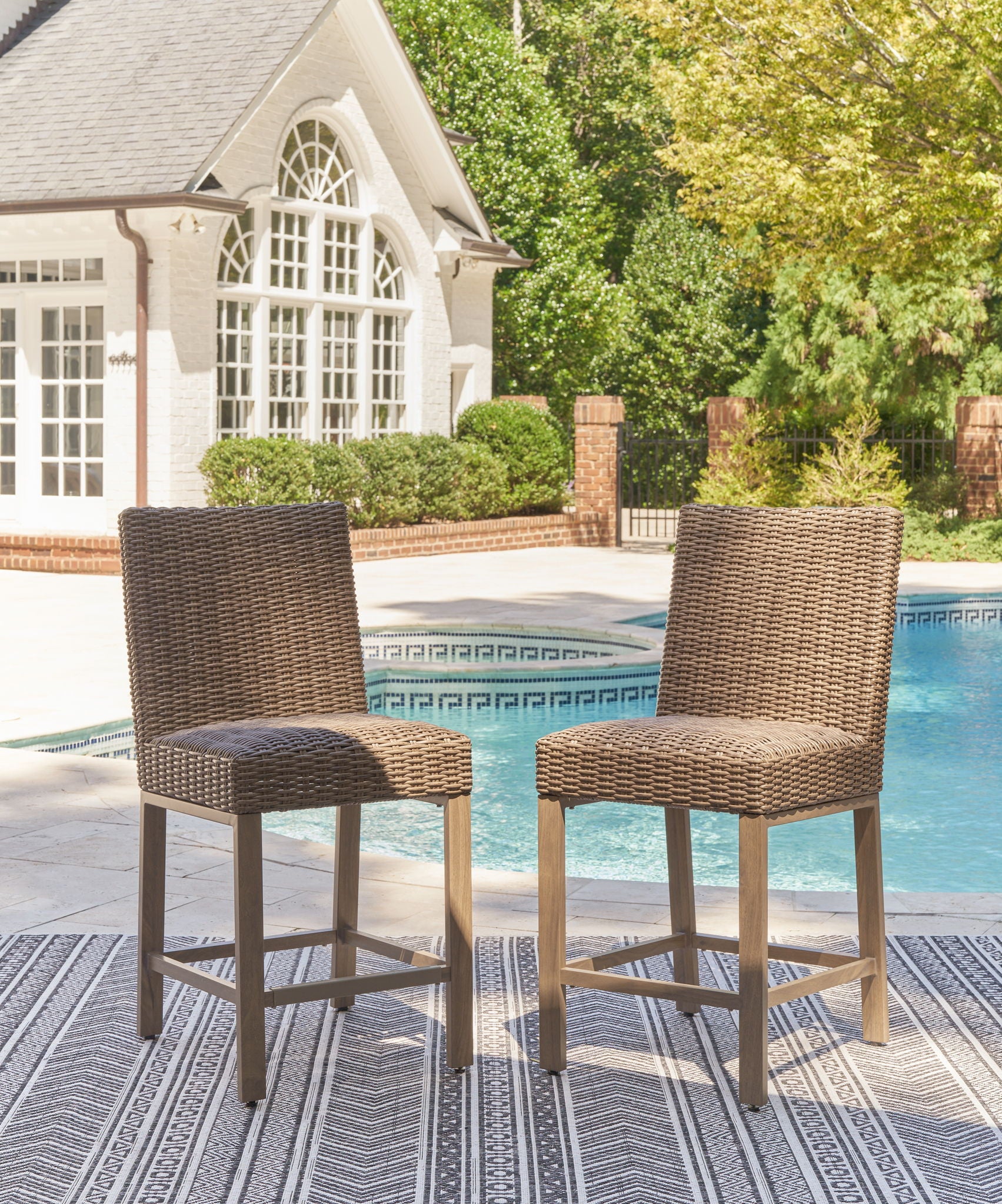 Walton Bridge - 5 Pc. - Square Bar Table W/Fire Pit, 4 Barstools - Driftwood - Hornell Furniture Outlet