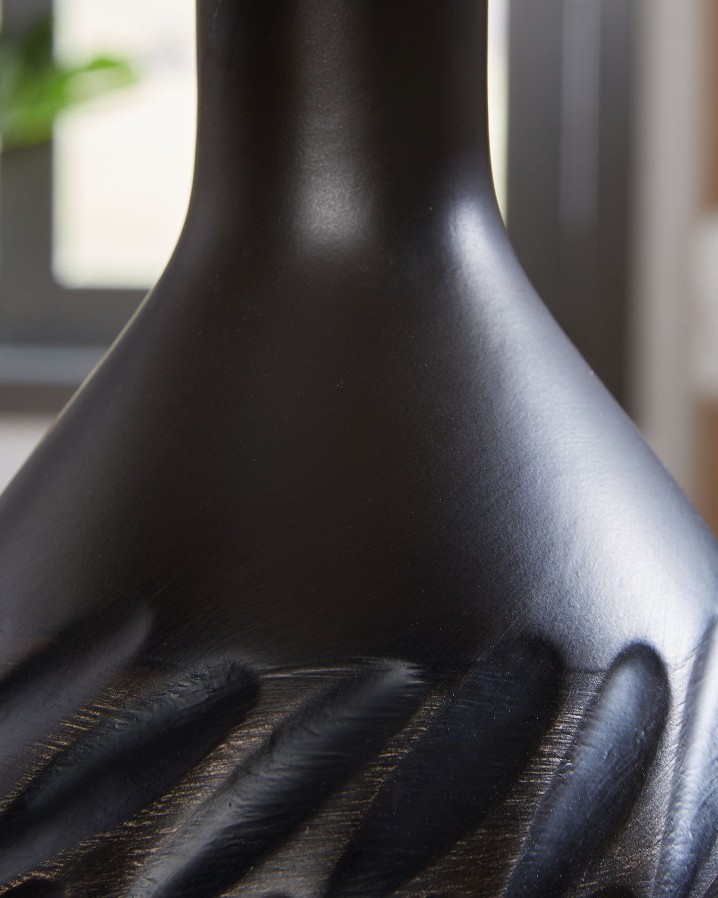 Garinton - Ceramic Table Lamp - Hornell Furniture Outlet
