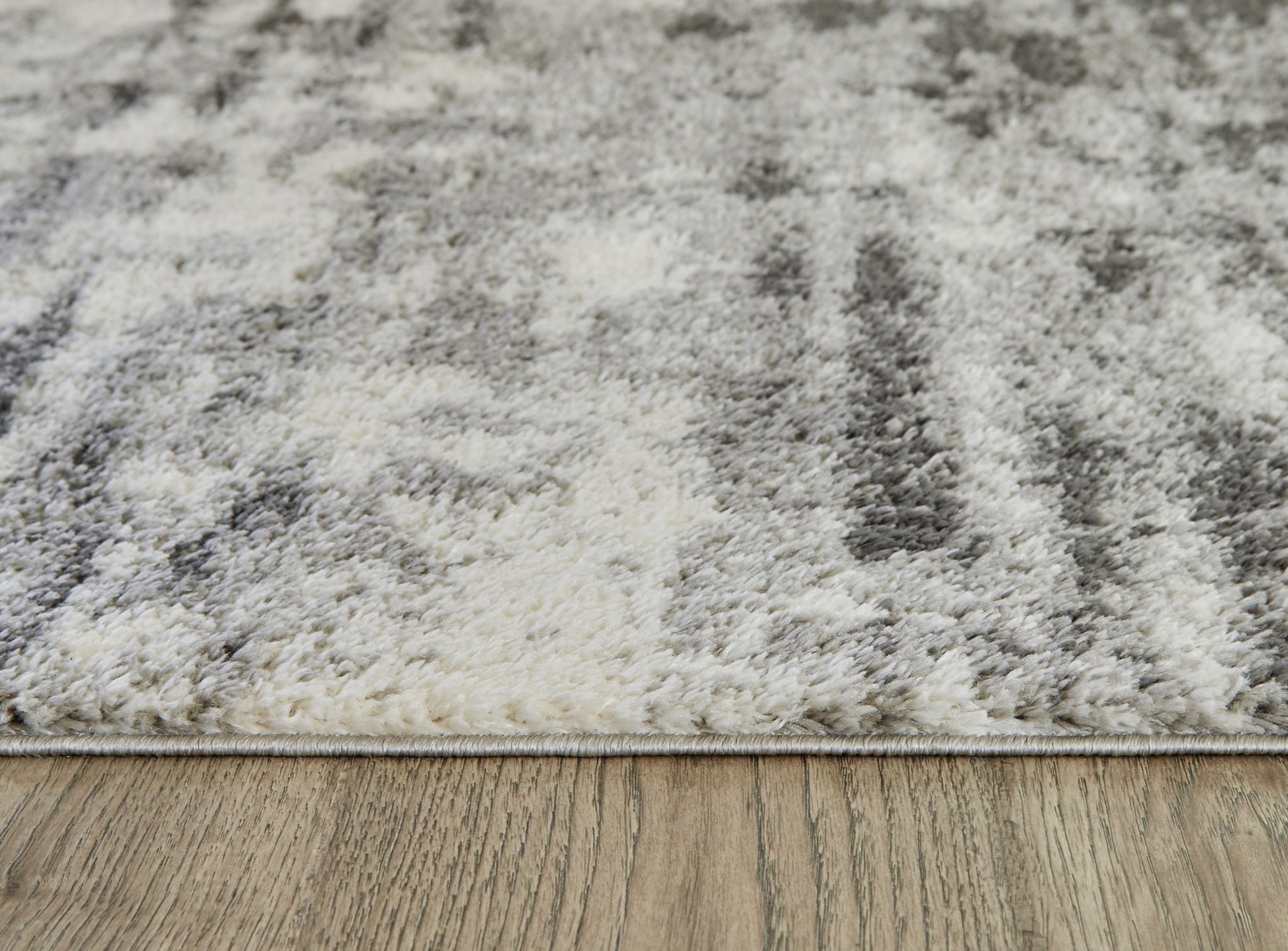 Gerdie - Rug - Hornell Furniture Outlet