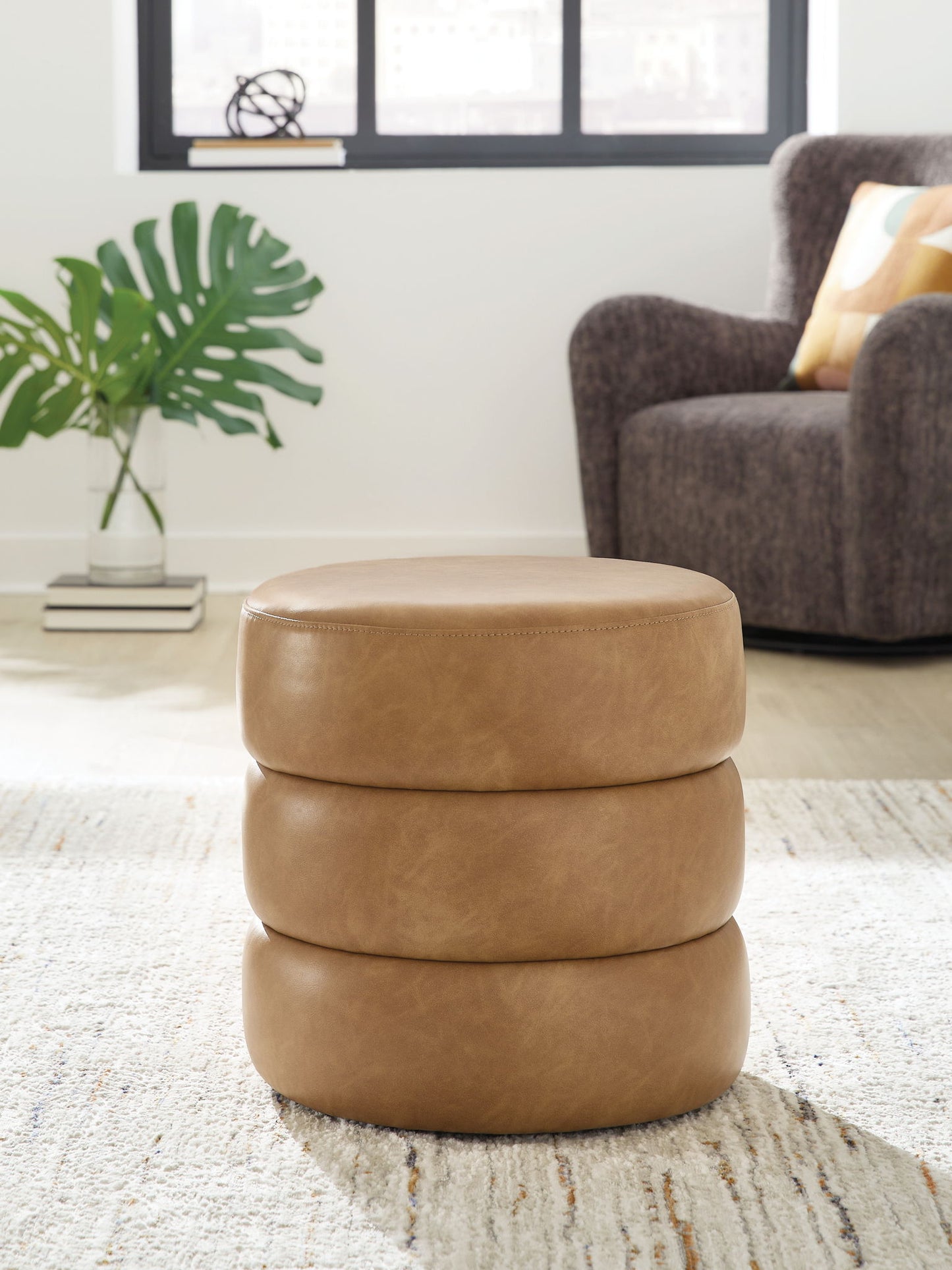 Ummi - Swivel Accent Ottoman - Hornell Furniture Outlet