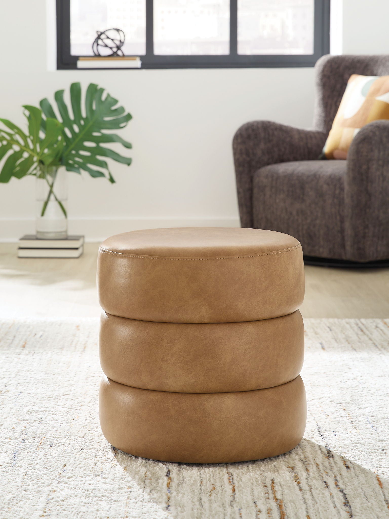 Ummi - Swivel Accent Ottoman - Hornell Furniture Outlet