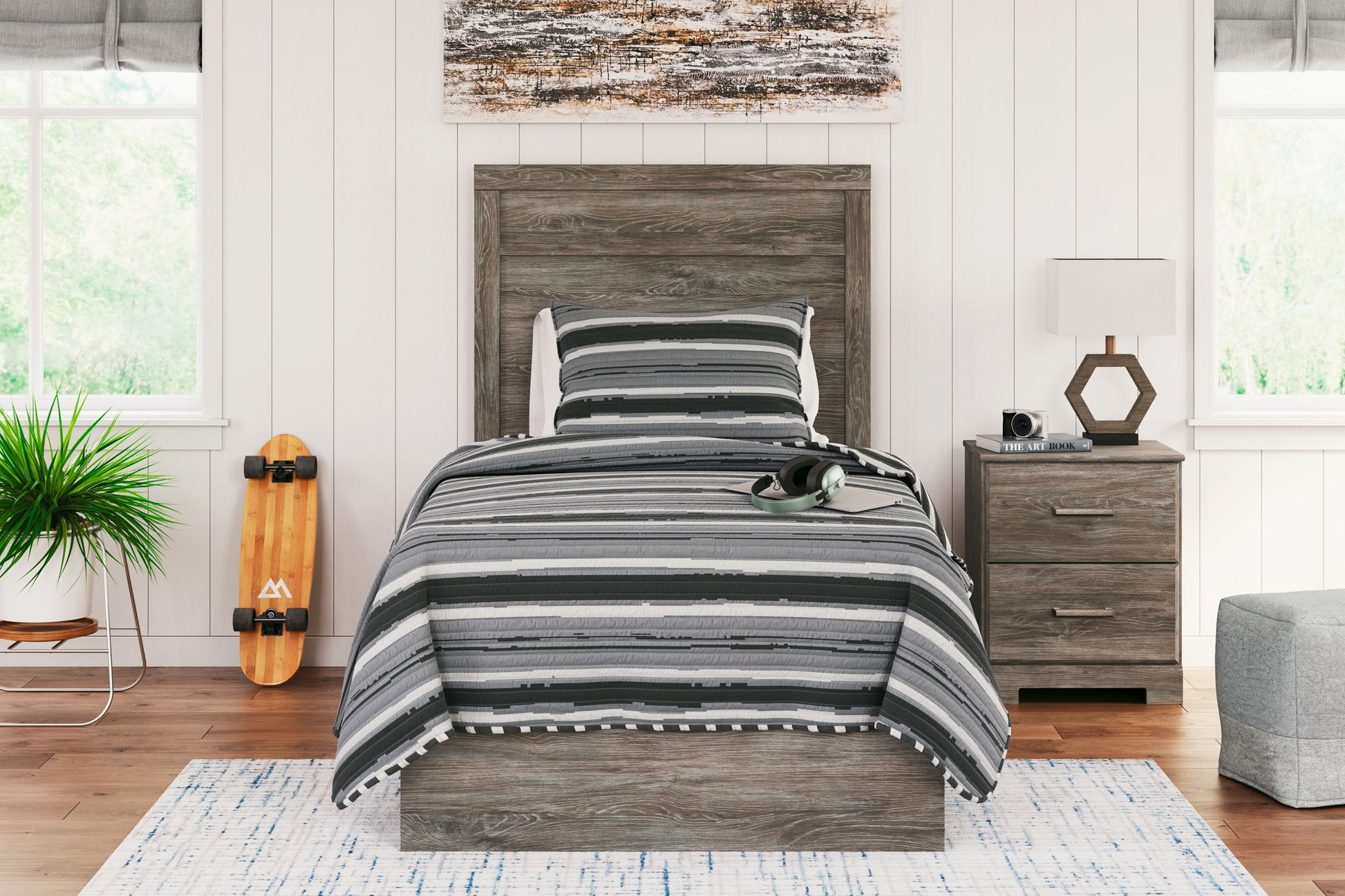 Ralinksi - Panel Bed - Hornell Furniture Outlet