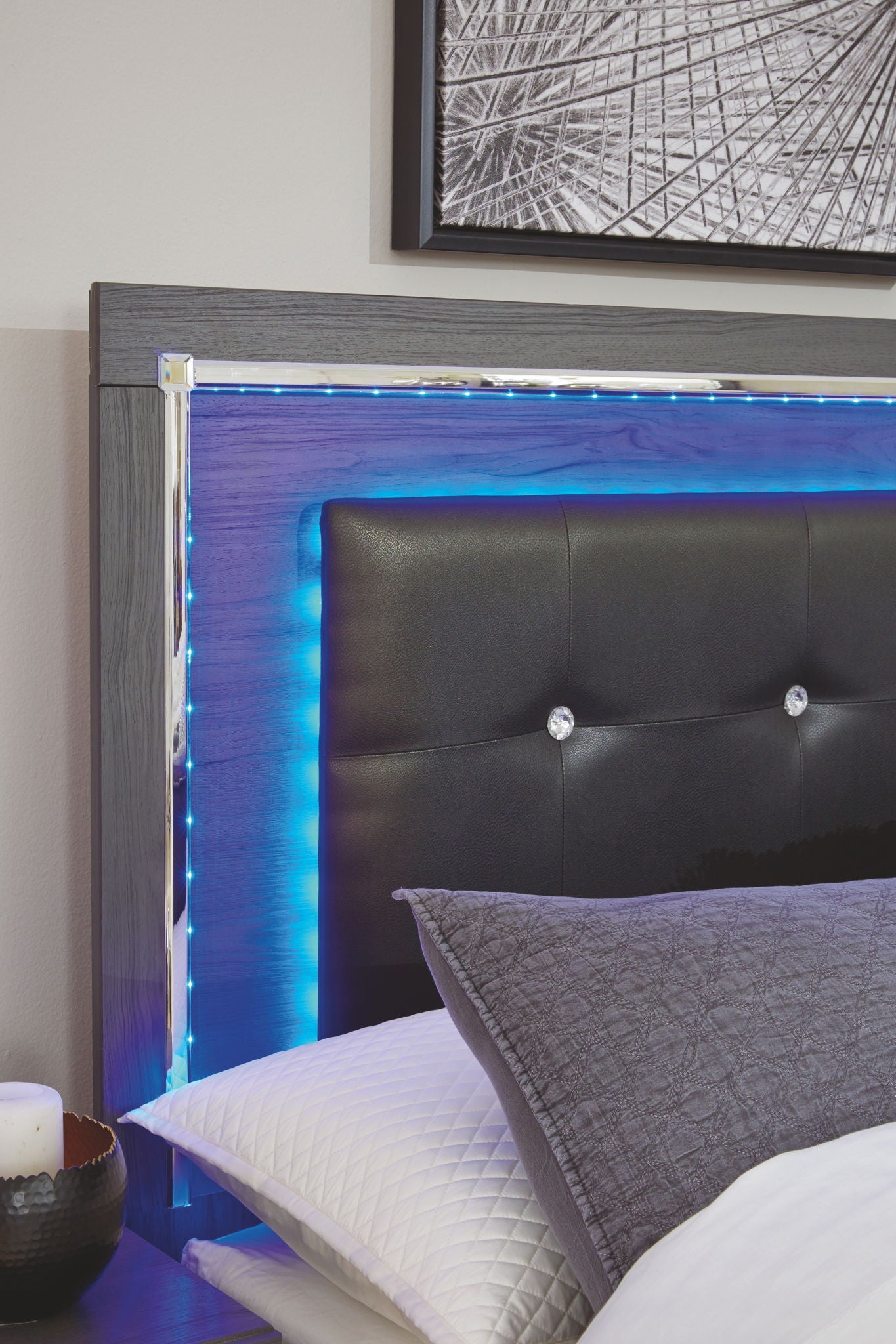 Lodanna - Upholstered Panel Headboard - Hornell Furniture Outlet