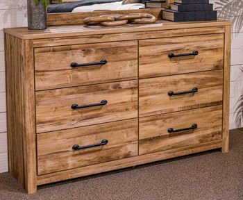 Maystonna - Brown - Six Drawer Dresser - Hornell Furniture Outlet
