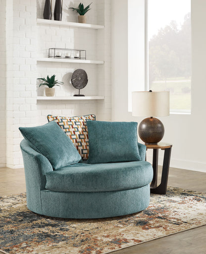 Laylabrook - Oversized Swivel Accent Chair - Hornell Furniture Outlet