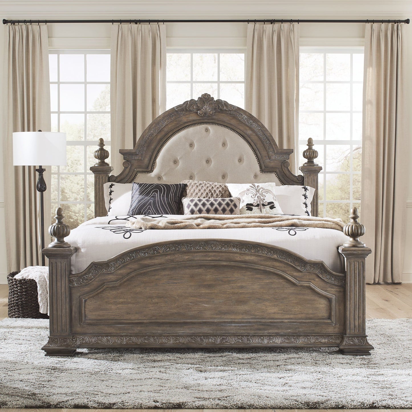 Carlisle Court - Poster Bed - Hornell Furniture Outlet