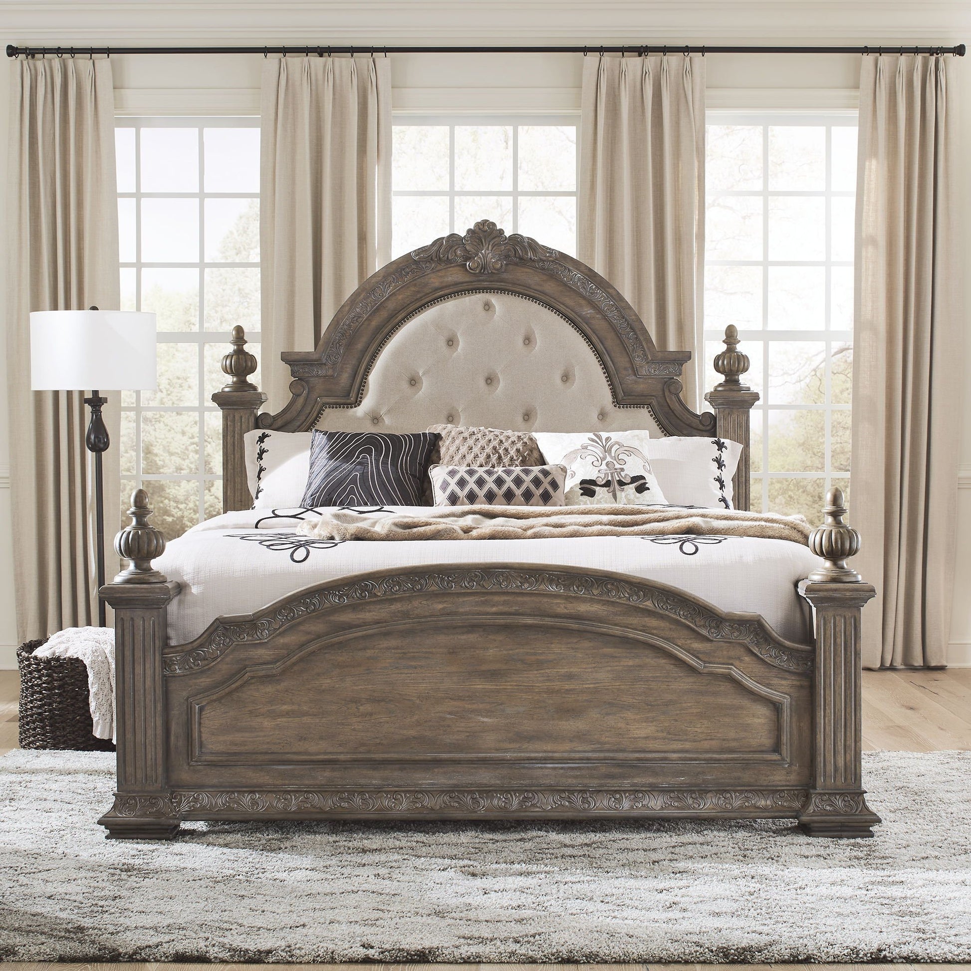 Carlisle Court - Poster Bed - Hornell Furniture Outlet