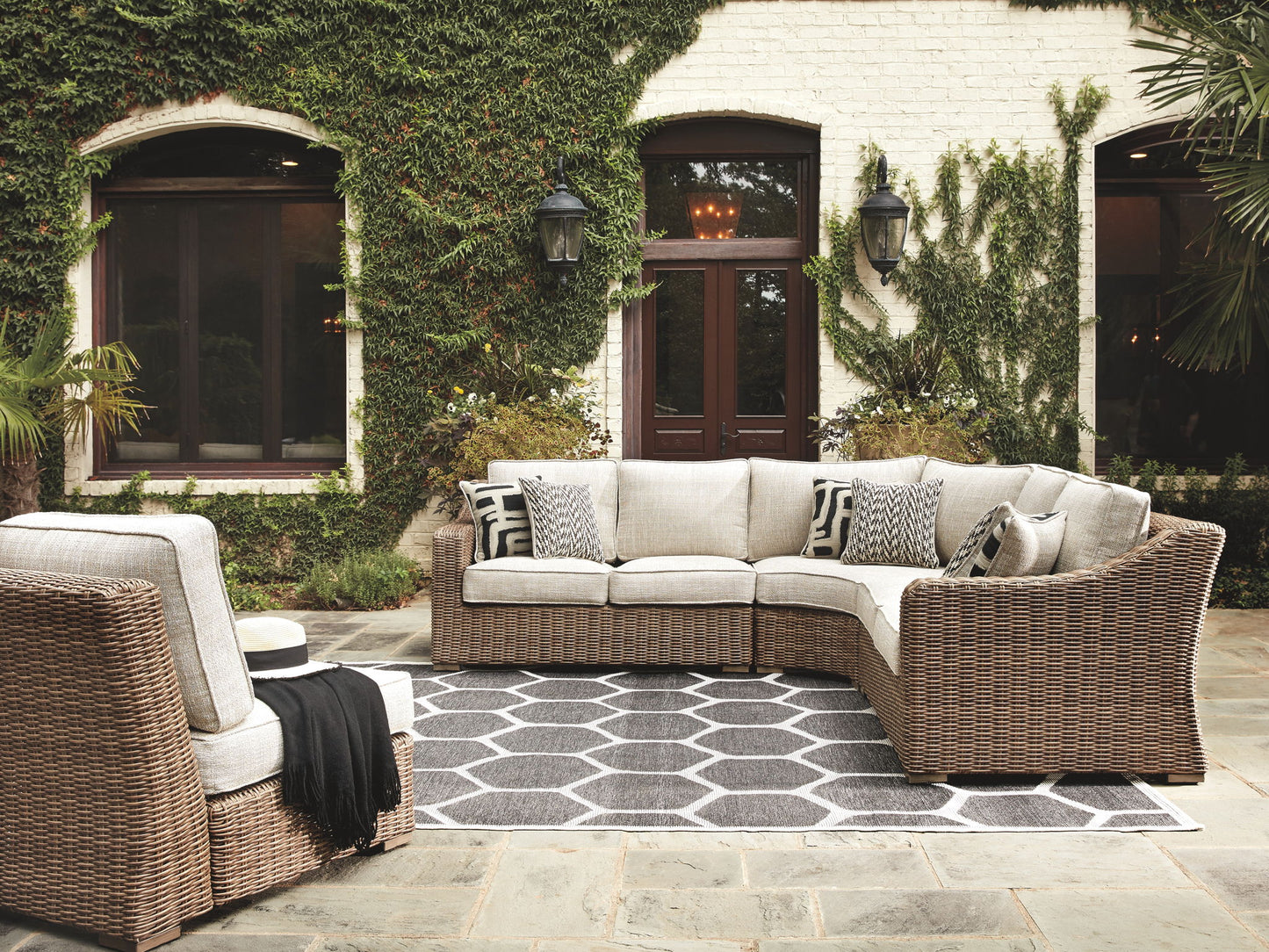 Beachcroft - Sectional Lounge Set - Hornell Furniture Outlet