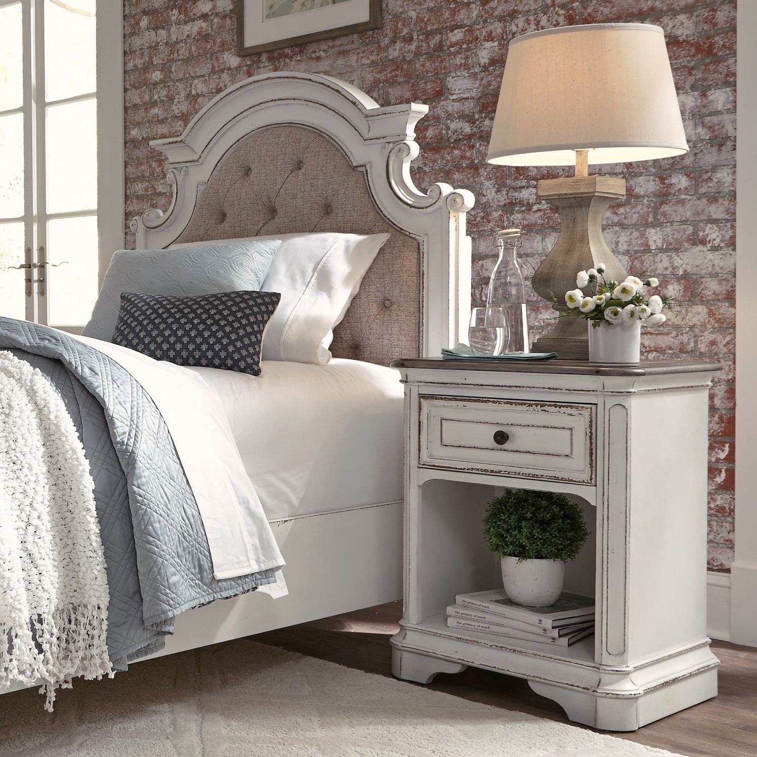 Magnolia Manor - 1 Drawer Nightstand - White - Hornell Furniture Outlet