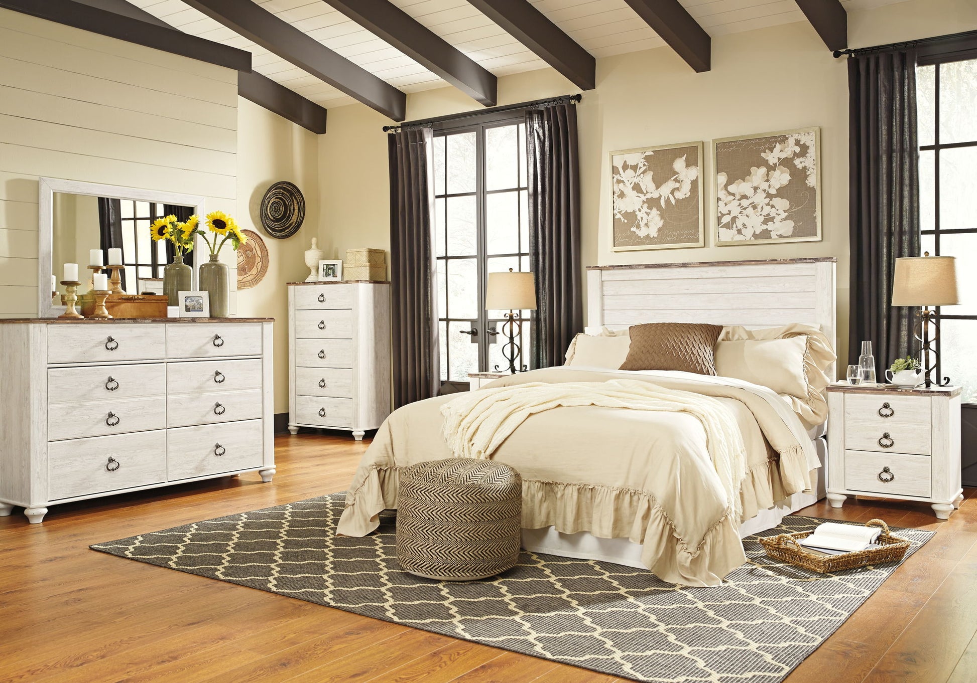 Willowton - Five Drawer Chest - Brown / Beige / White - Hornell Furniture Outlet