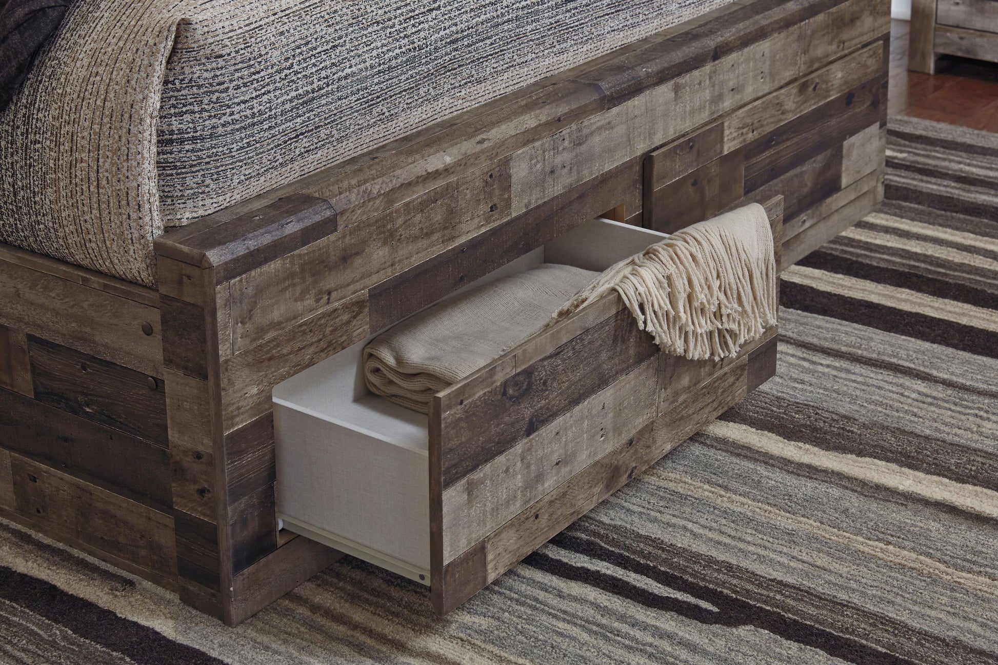 Derekson - Panel Bed - Hornell Furniture Outlet