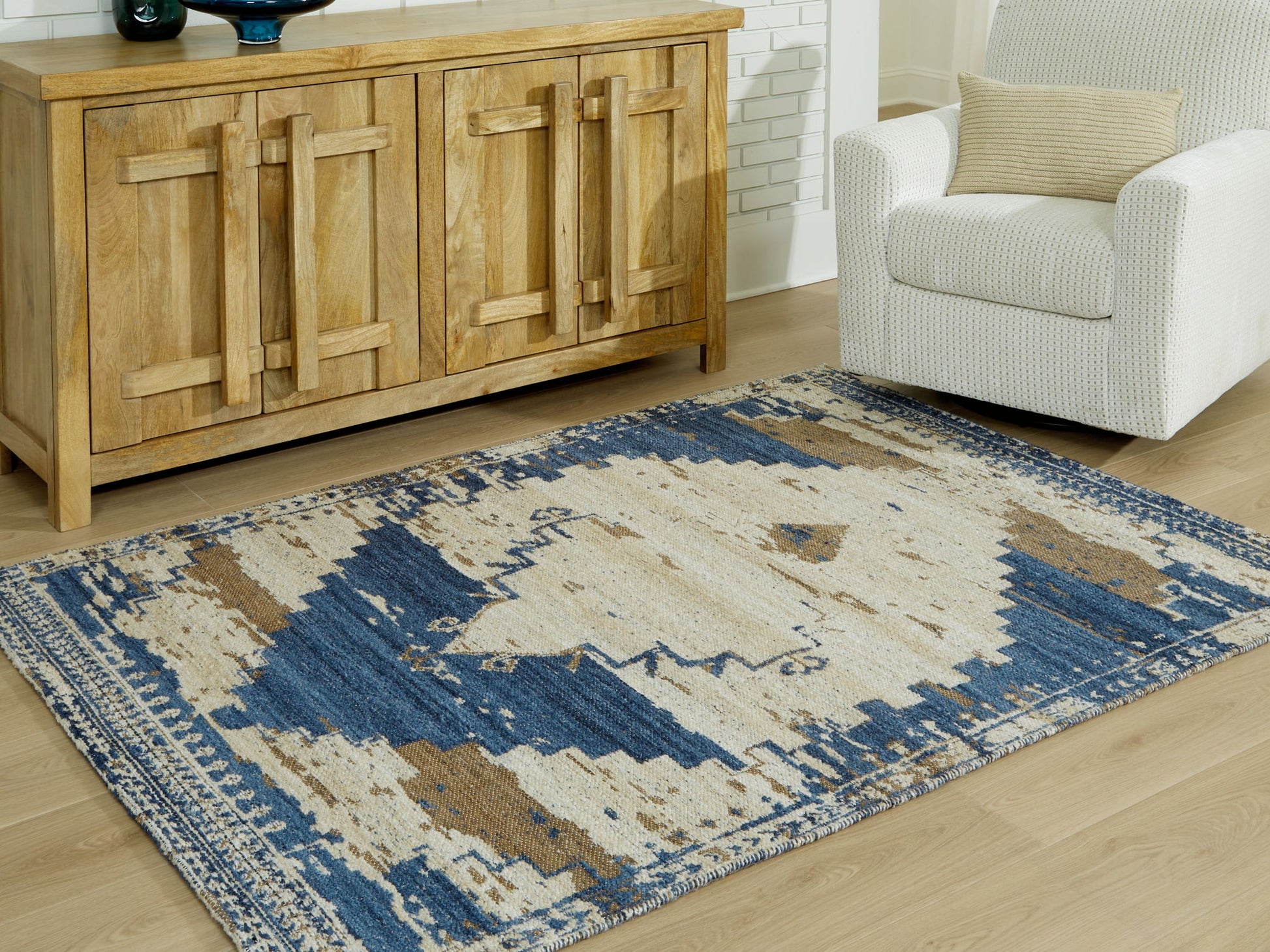 Varnler - Rug - Hornell Furniture Outlet