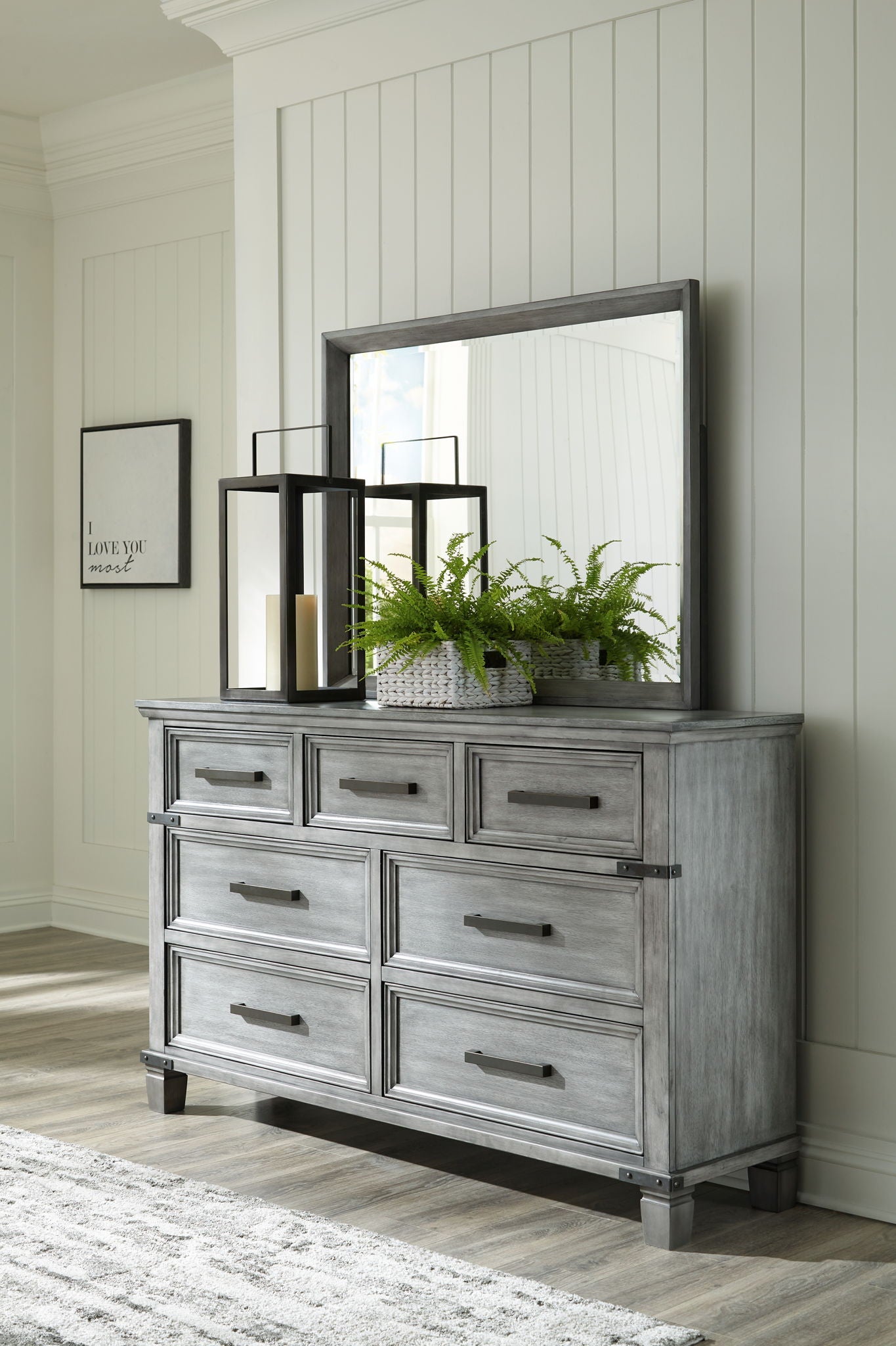 Russelyn - Gray - Dresser, Mirror - Hornell Furniture Outlet