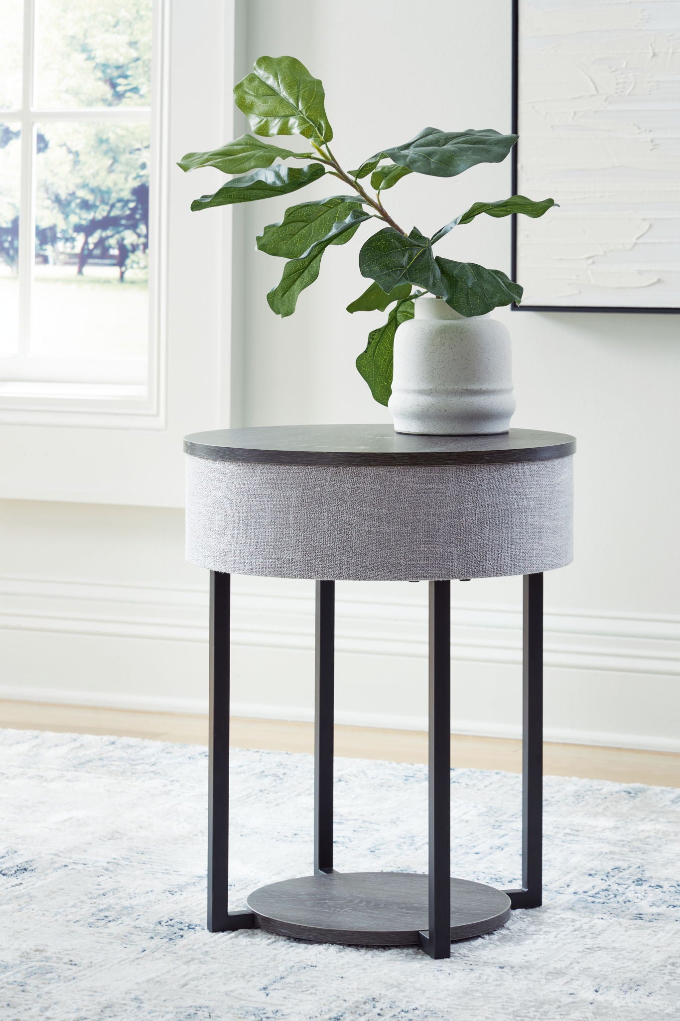 Sethlen - Gray / Black - Accent Table - Hornell Furniture Outlet