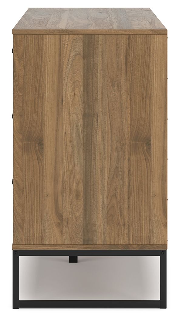 Deanlow - Honey - Six Drawer Dresser - Hornell Furniture Outlet