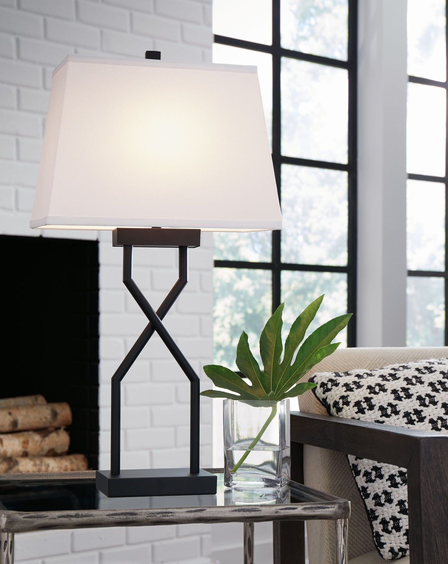 Brookthrone - Black - Metal Table Lamp (Set of 2) - Hornell Furniture Outlet