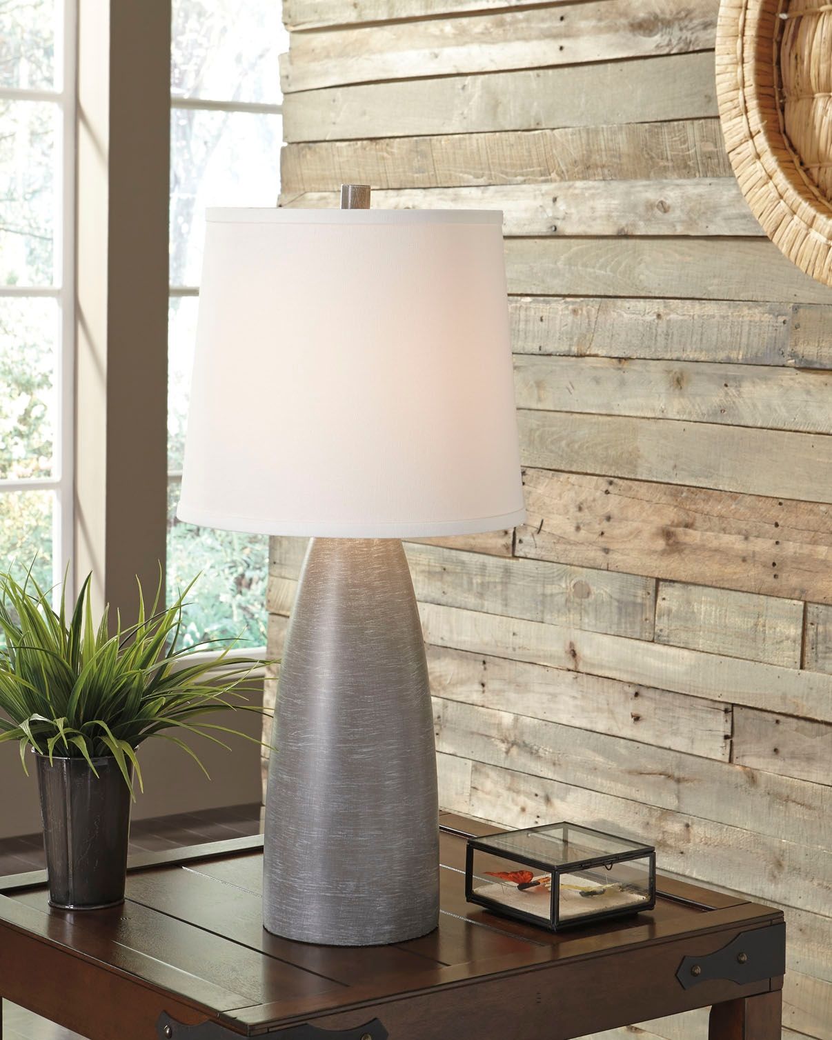Shavontae - Table Lamp - Hornell Furniture Outlet