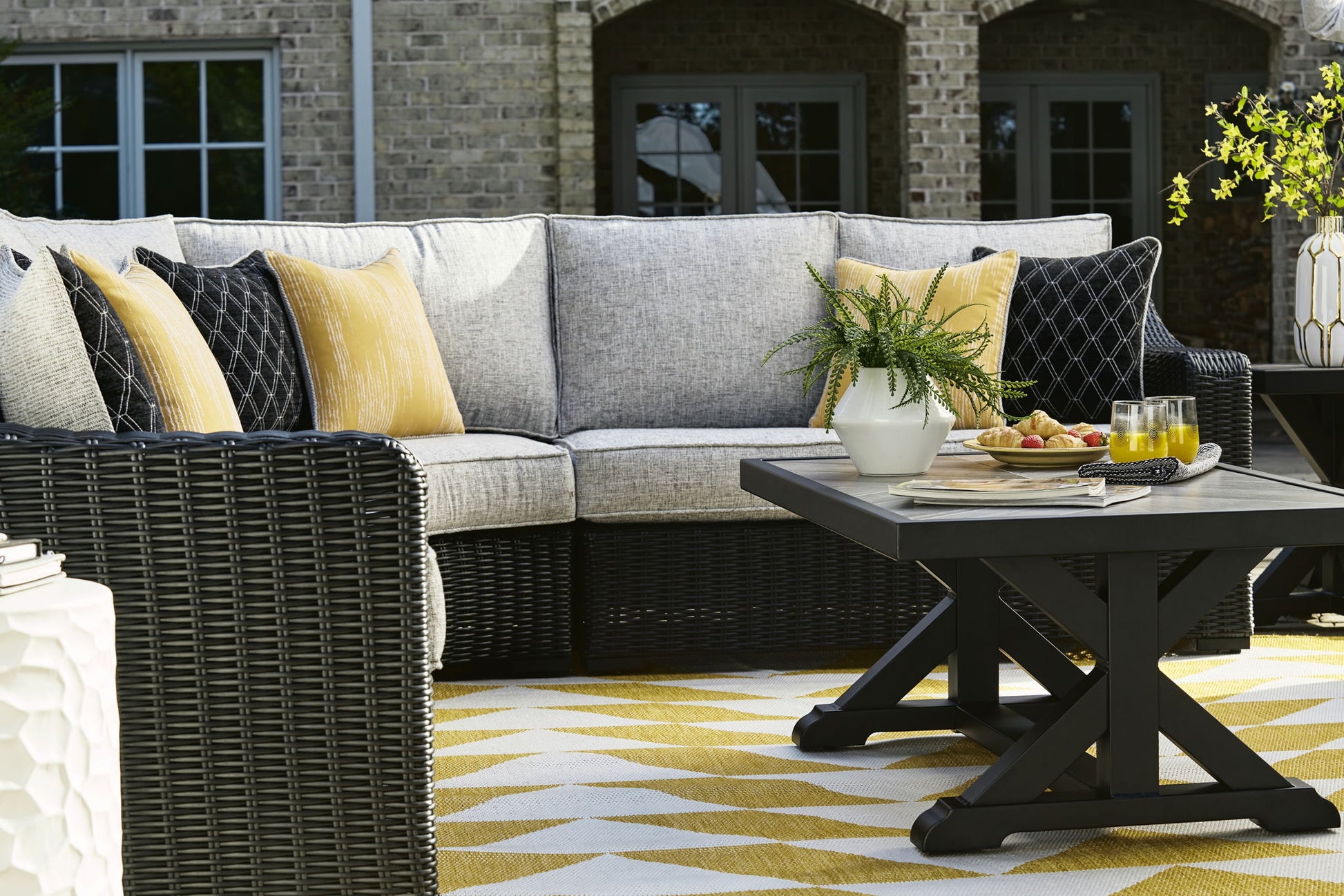 Beachcroft - Rectangular Cocktail Table - Hornell Furniture Outlet