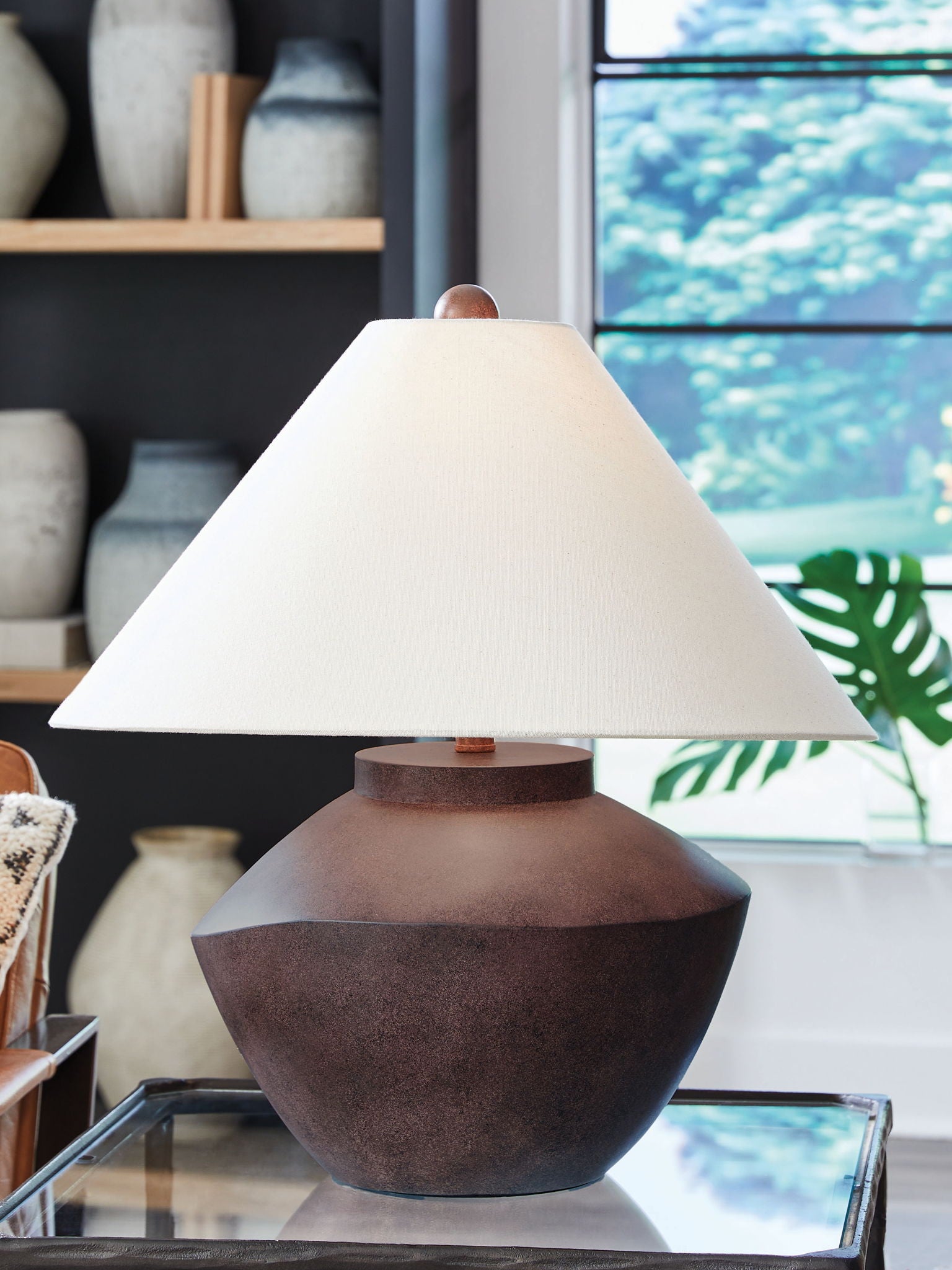 Honsworth - Antique Brown - Poly Table Lamp - Hornell Furniture Outlet