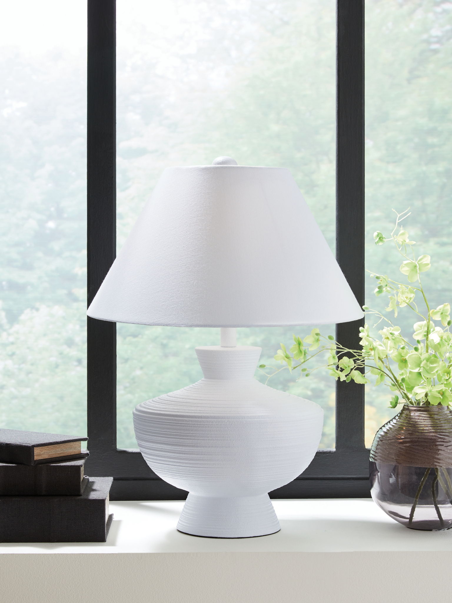 Harelwood - White - Poly Table Lamp - Hornell Furniture Outlet