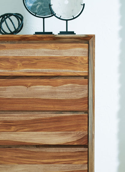 Dressonni - Brown - Five Drawer Chest - Hornell Furniture Outlet