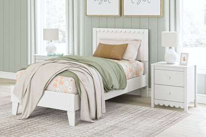 Hallityn - Panel Platform Bed - Hornell Furniture Outlet