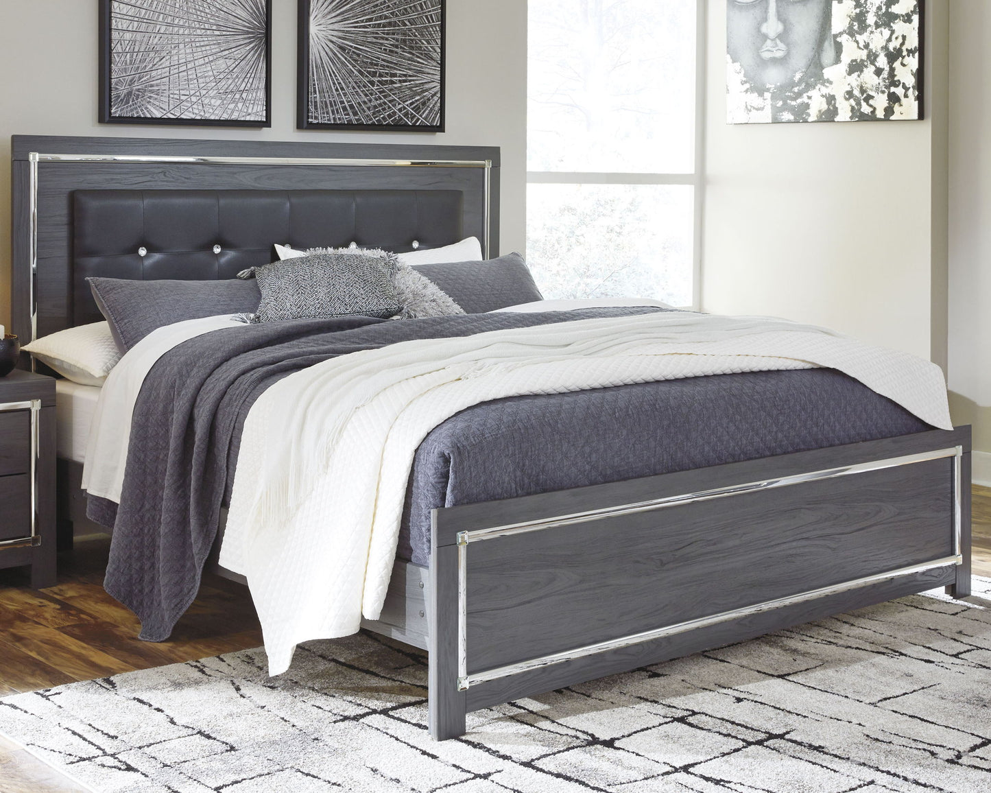 Lodanna - Panel Bed - Hornell Furniture Outlet