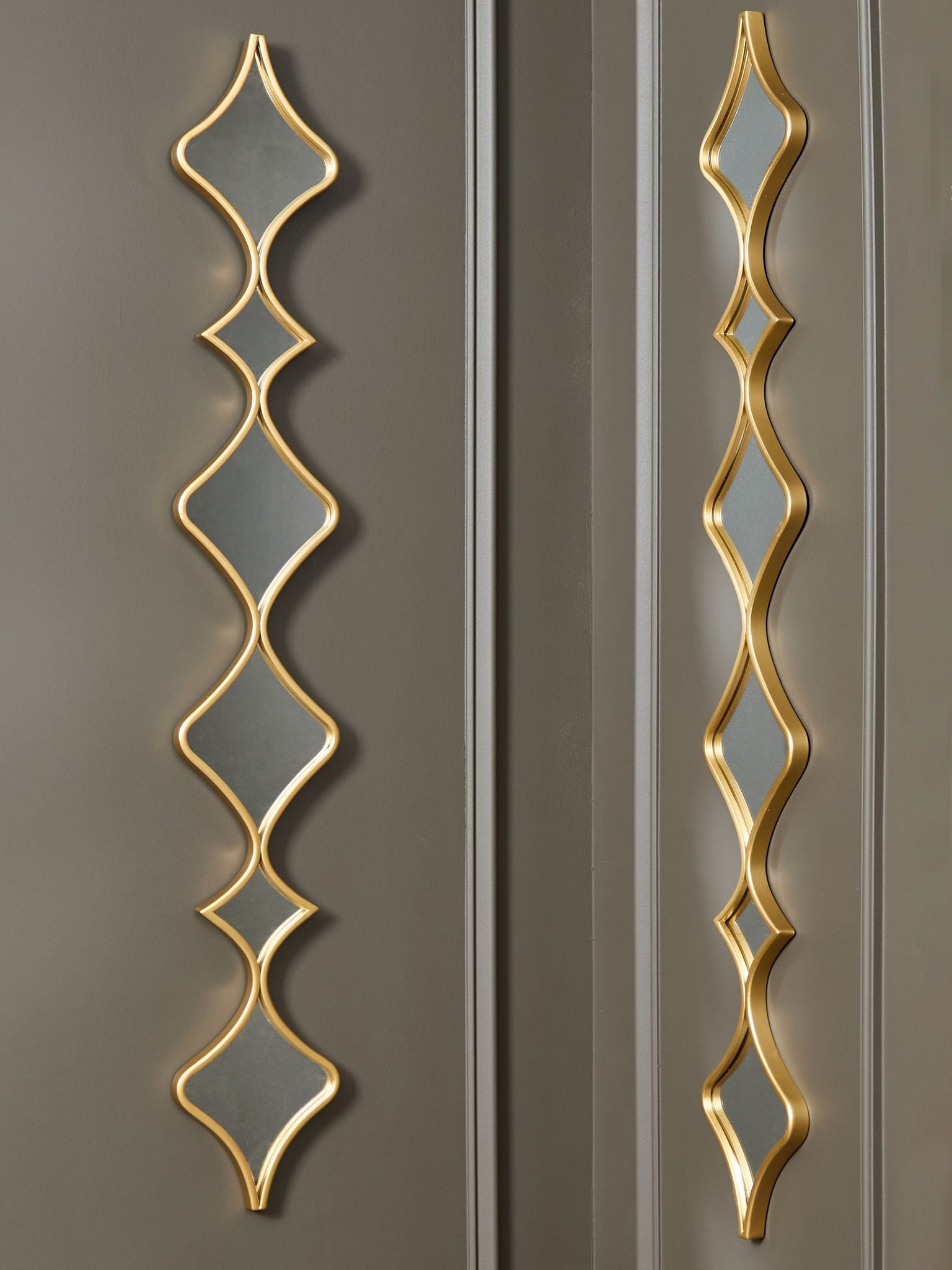 Harriswood - Gold Finish - Accent Mirror Set (Set of 2) - Hornell Furniture Outlet