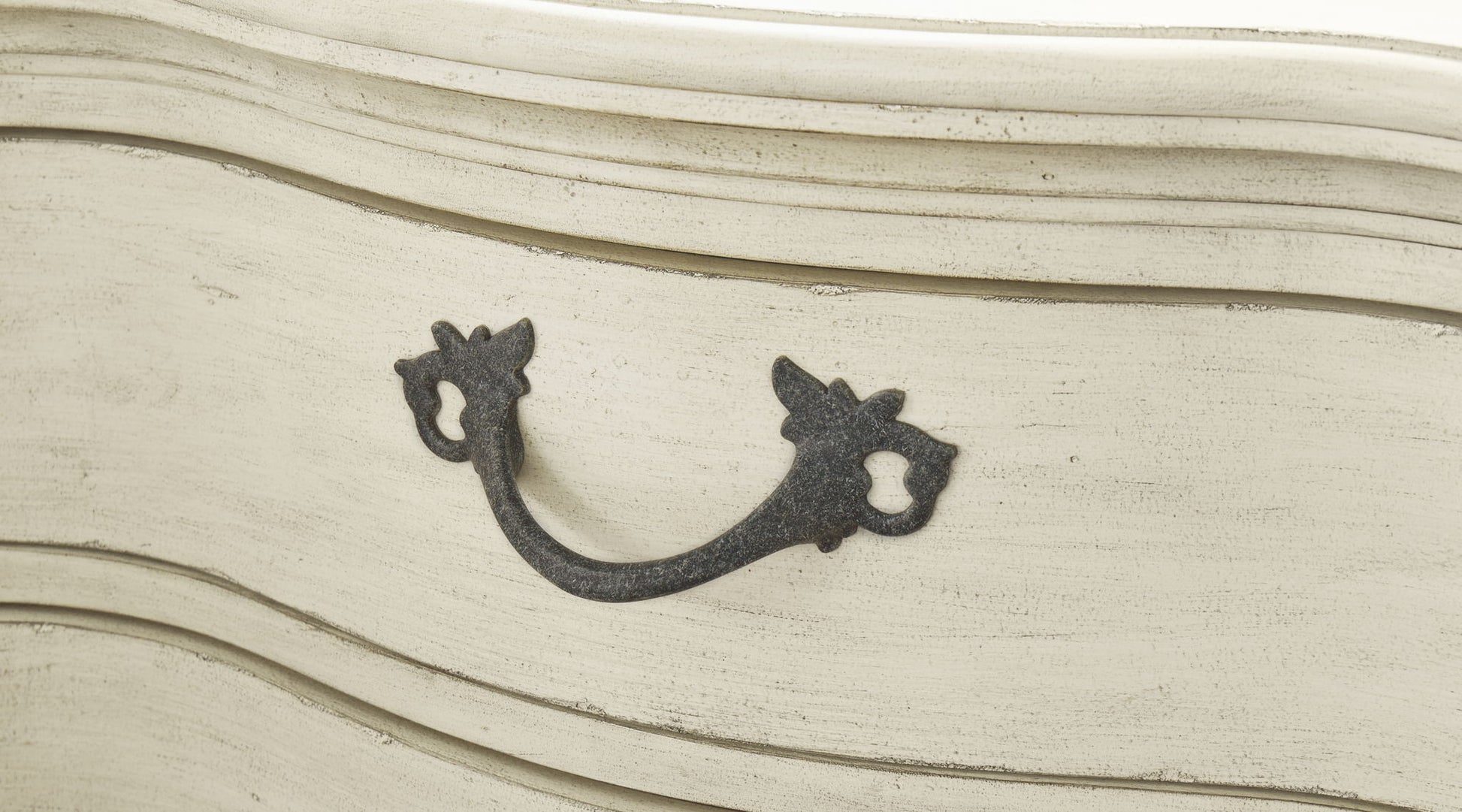 Arlendyne - Antique White - Dresser And Mirror - Hornell Furniture Outlet