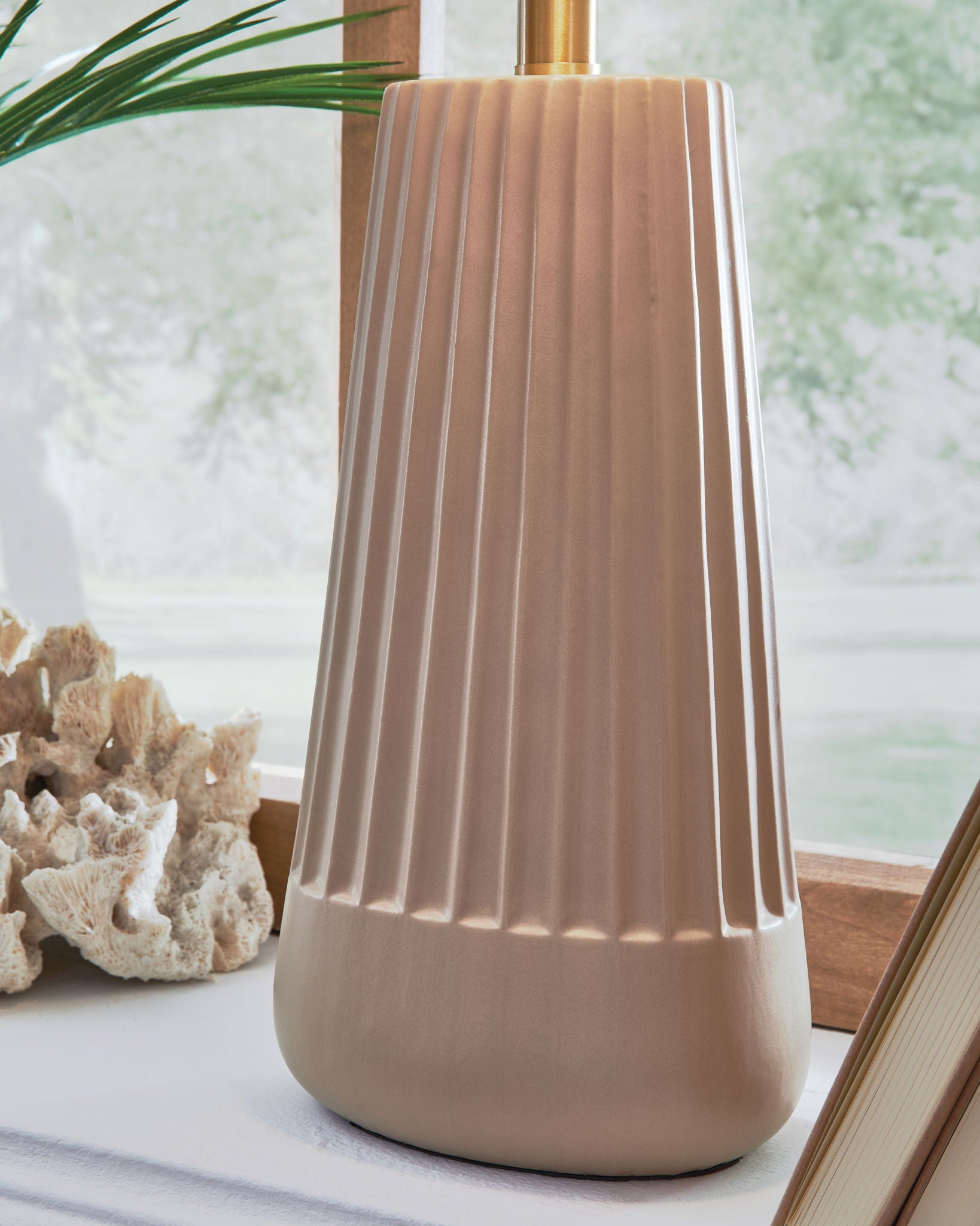 Dellner - Ceramic Table Lamp - Mocha - Hornell Furniture Outlet
