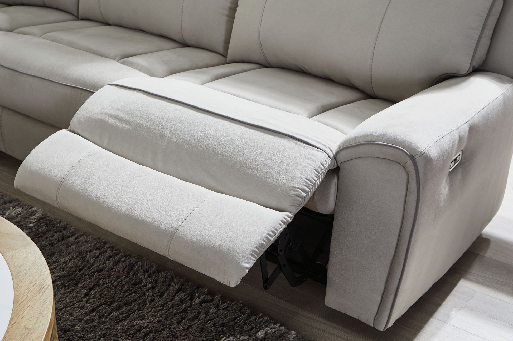 Social Pointe - Reclining Sectional - Hornell Furniture Outlet
