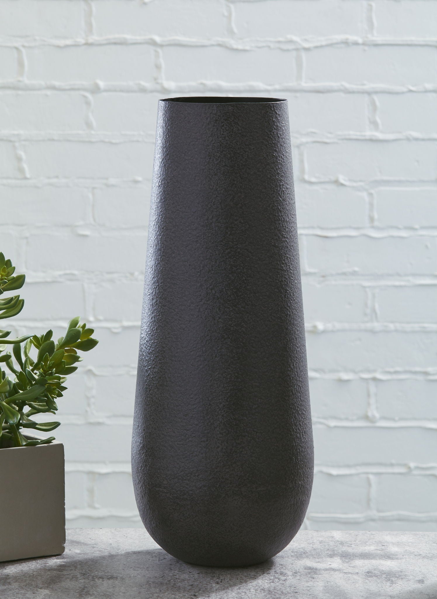 Fynn - Vase - Hornell Furniture Outlet