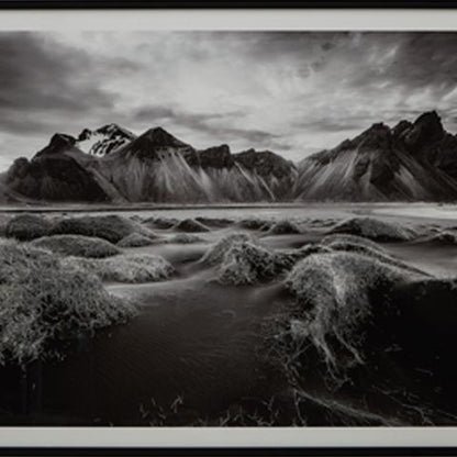 Delstone - Wall Art - Black / White - Hornell Furniture Outlet