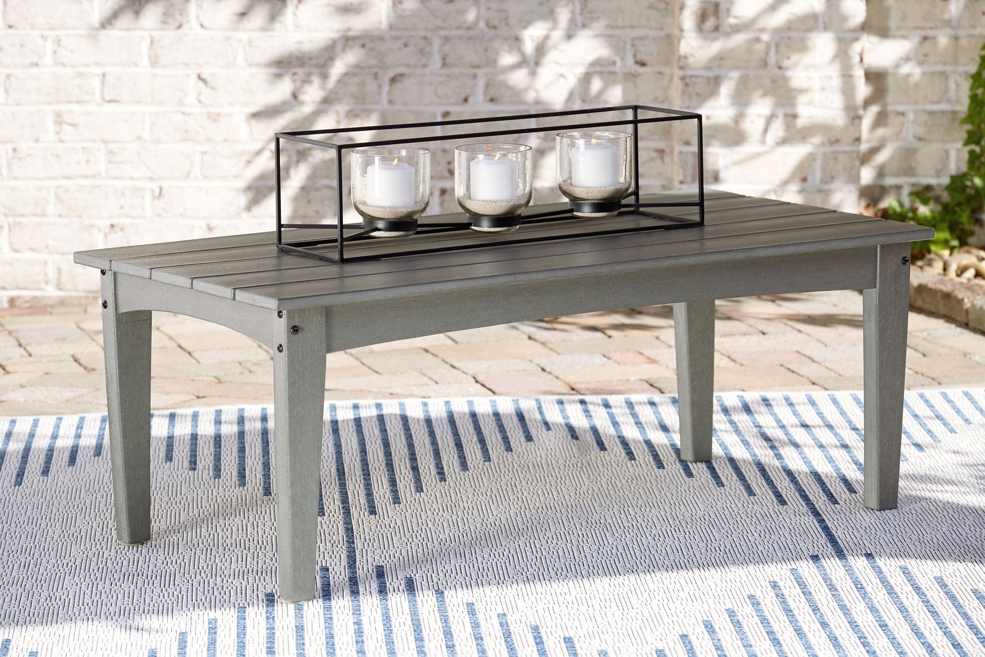Visola - Gray - Rectangular Cocktail Table - Hornell Furniture Outlet