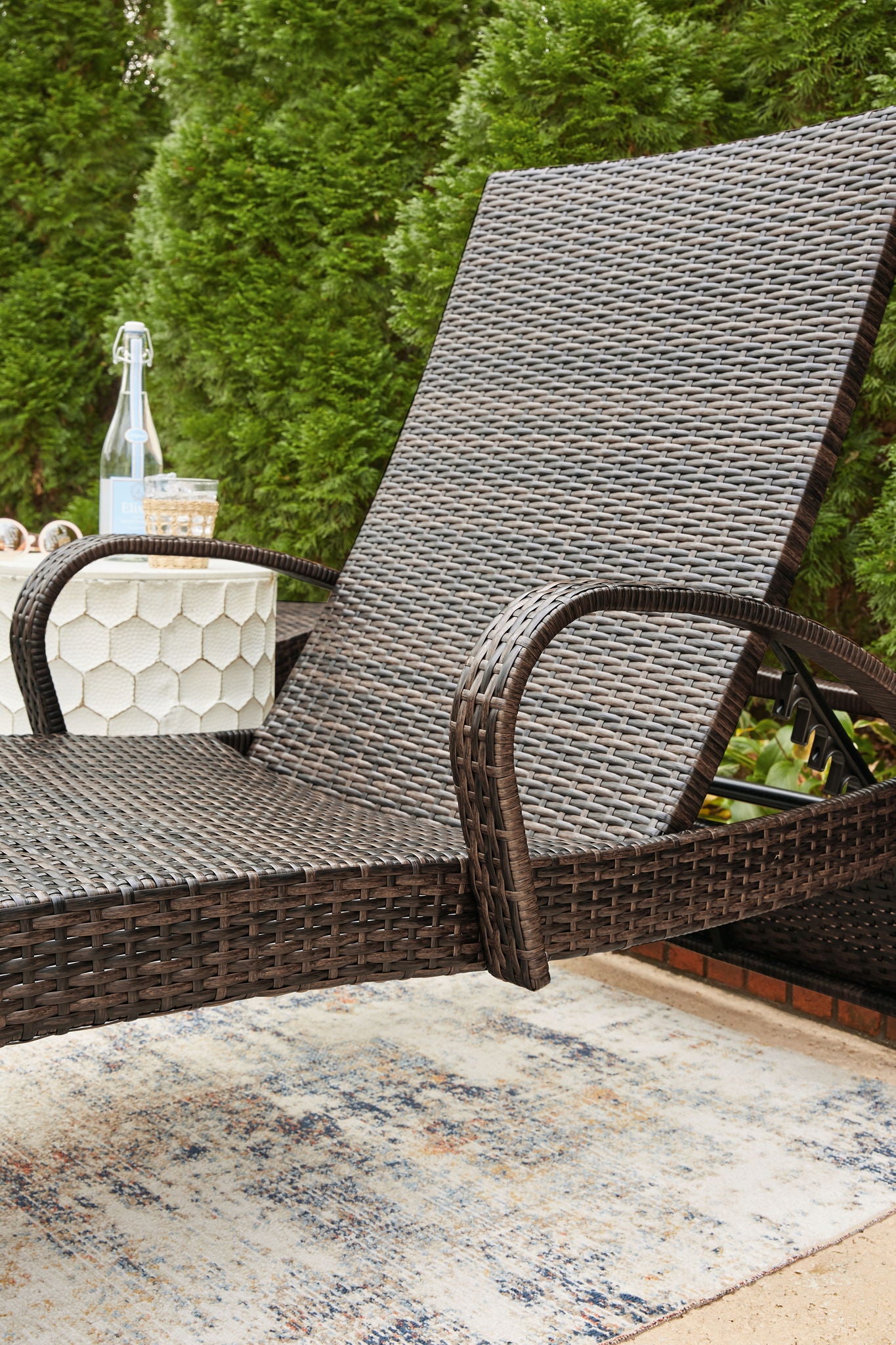 Kantana - Chaise Lounge - Hornell Furniture Outlet